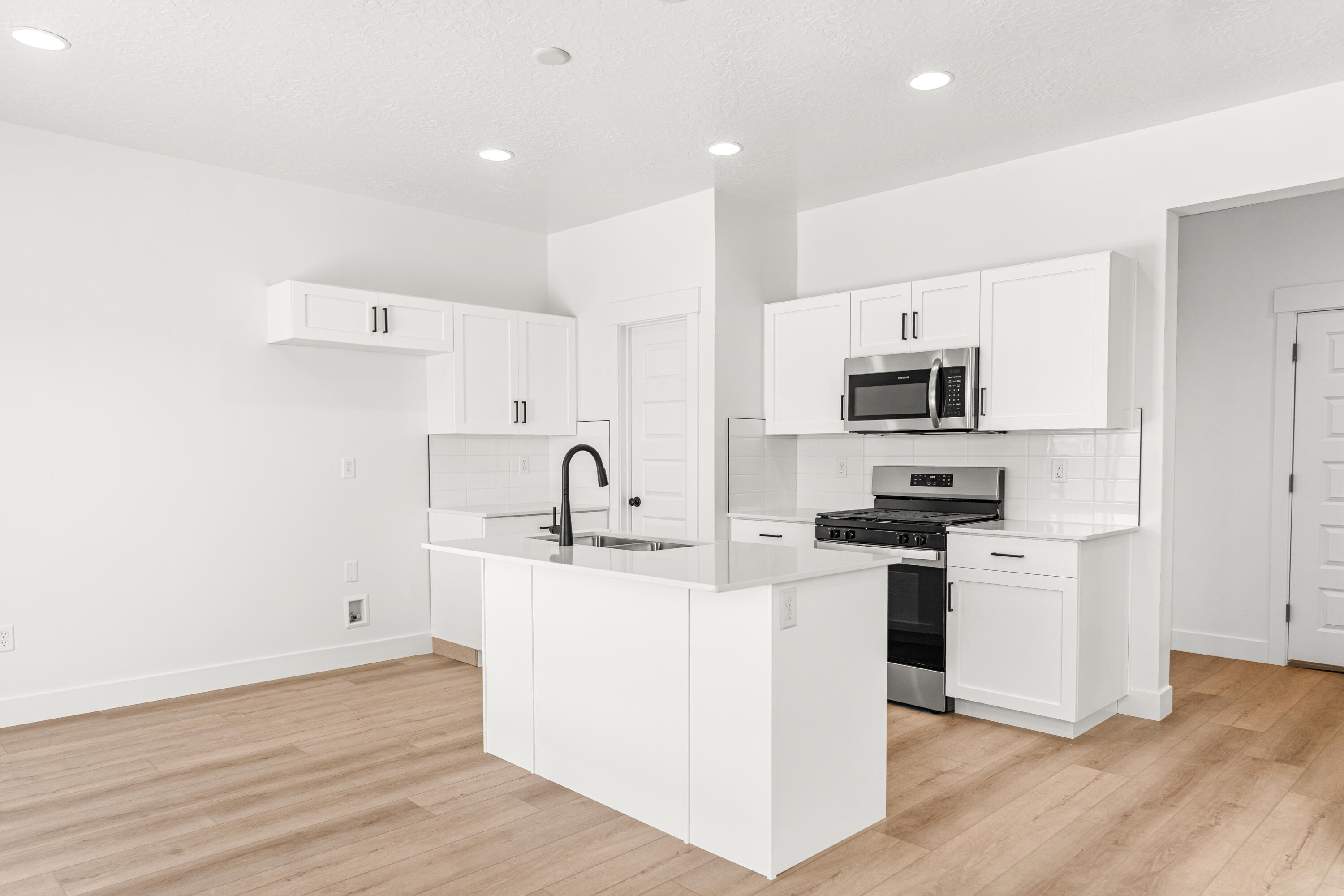 DESERT REFLECTION - Residential