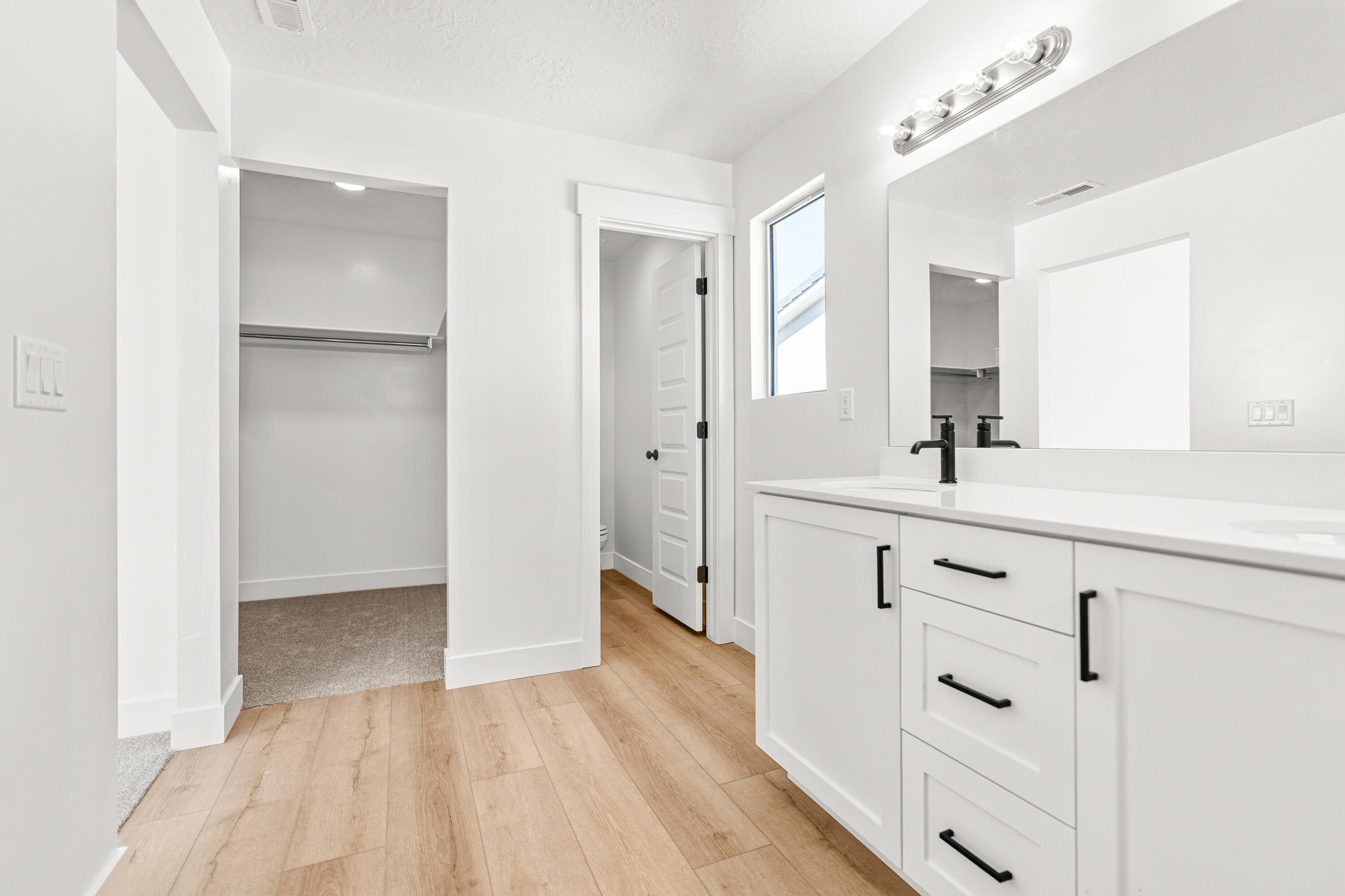 DESERT REFLECTION - Residential