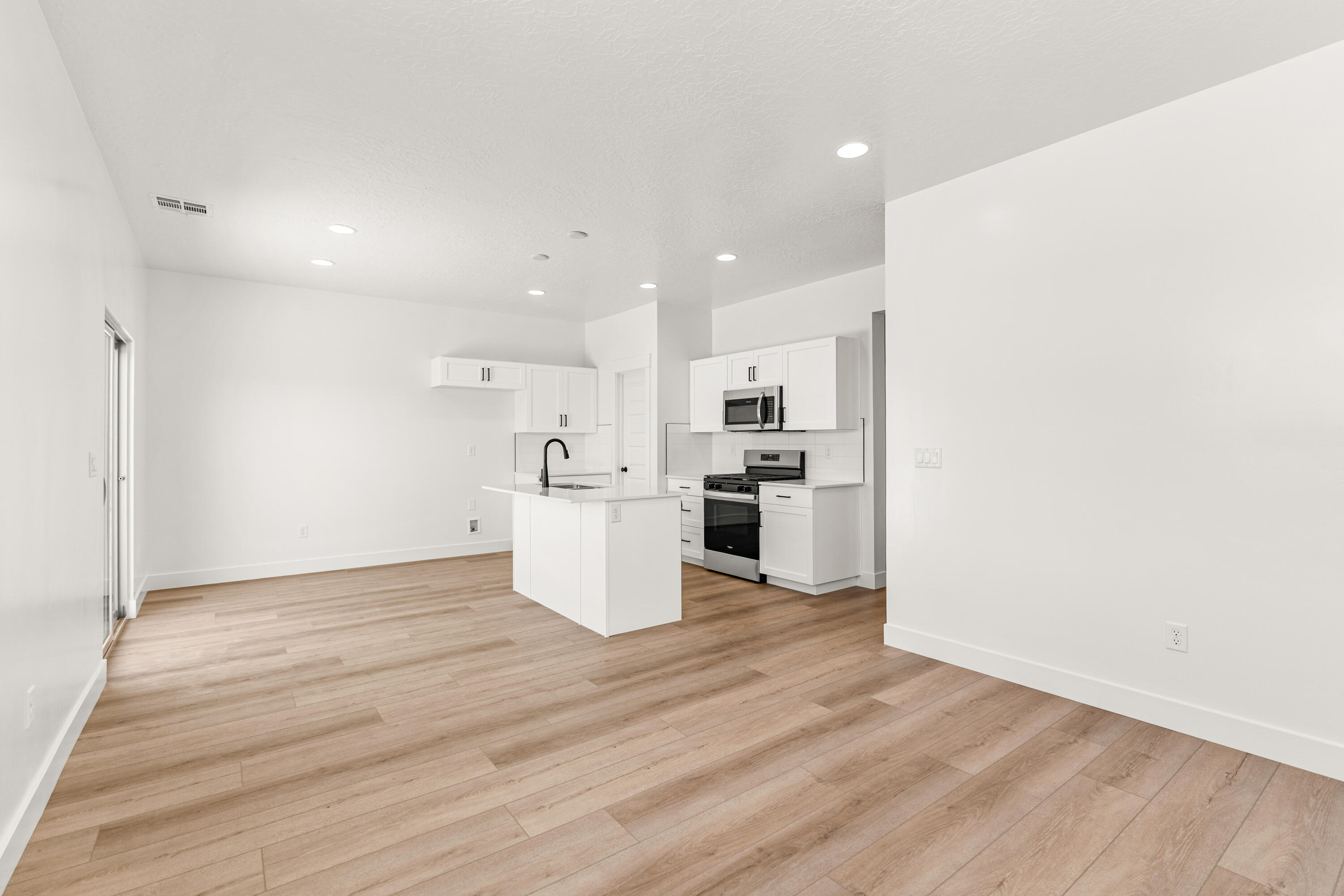 DESERT REFLECTION - Residential