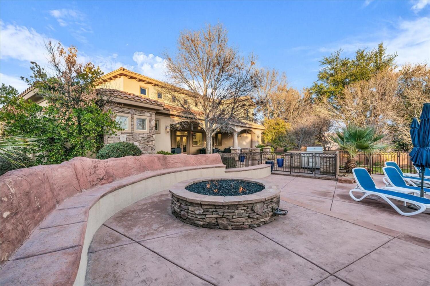 CRIMSON CLIFFS - Residential