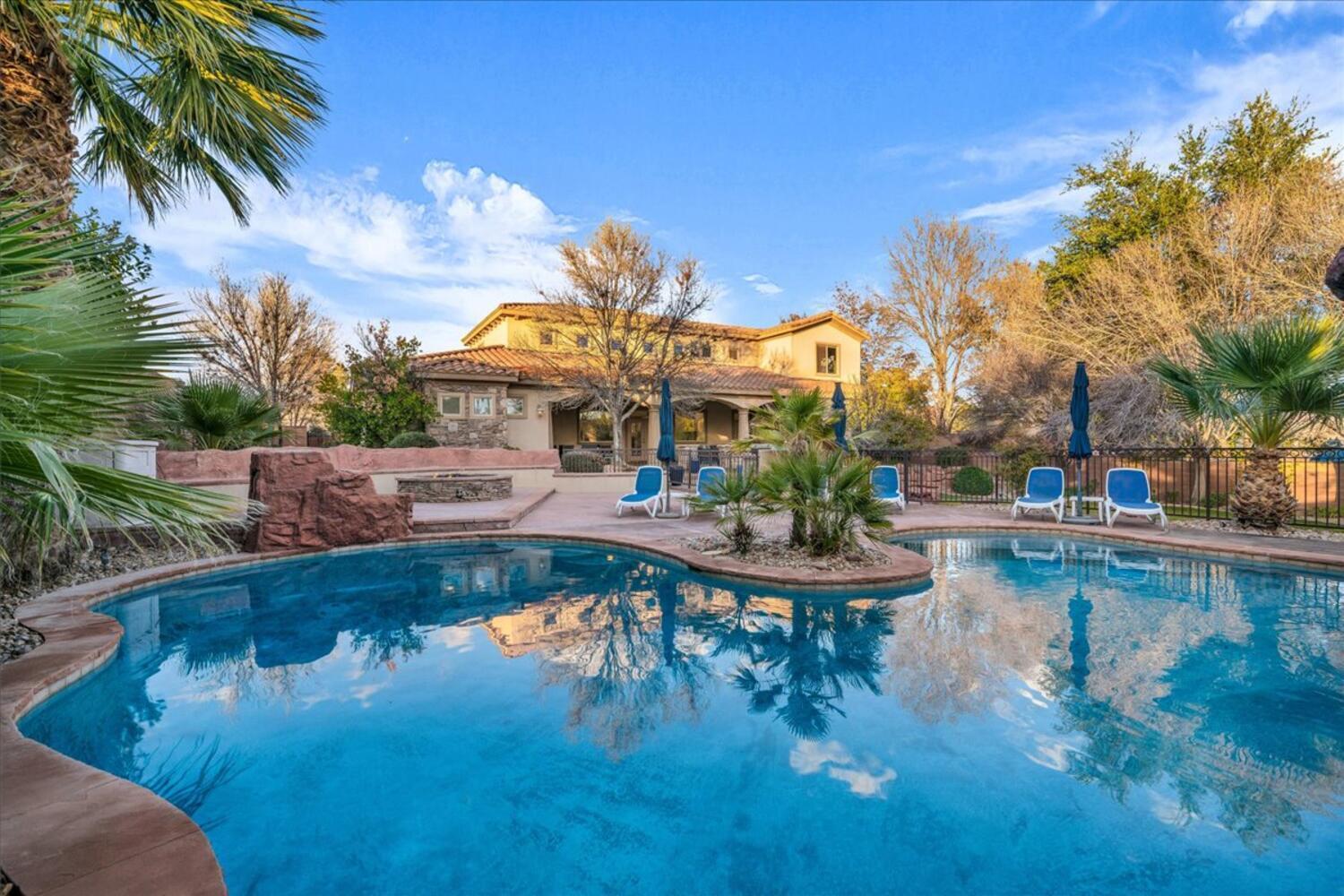 CRIMSON CLIFFS - Residential