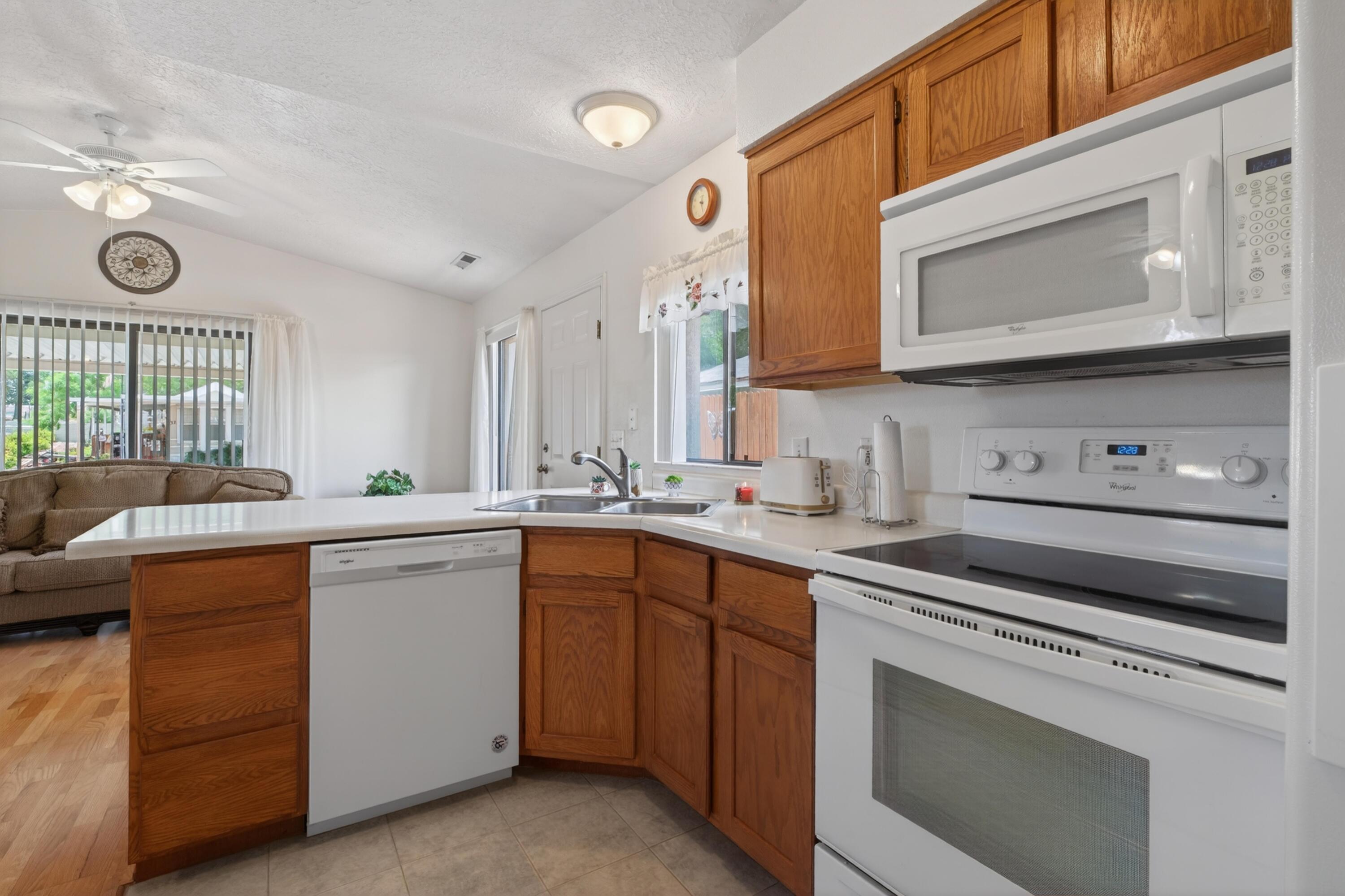 QUAIL LAKE ESTATES - Residential