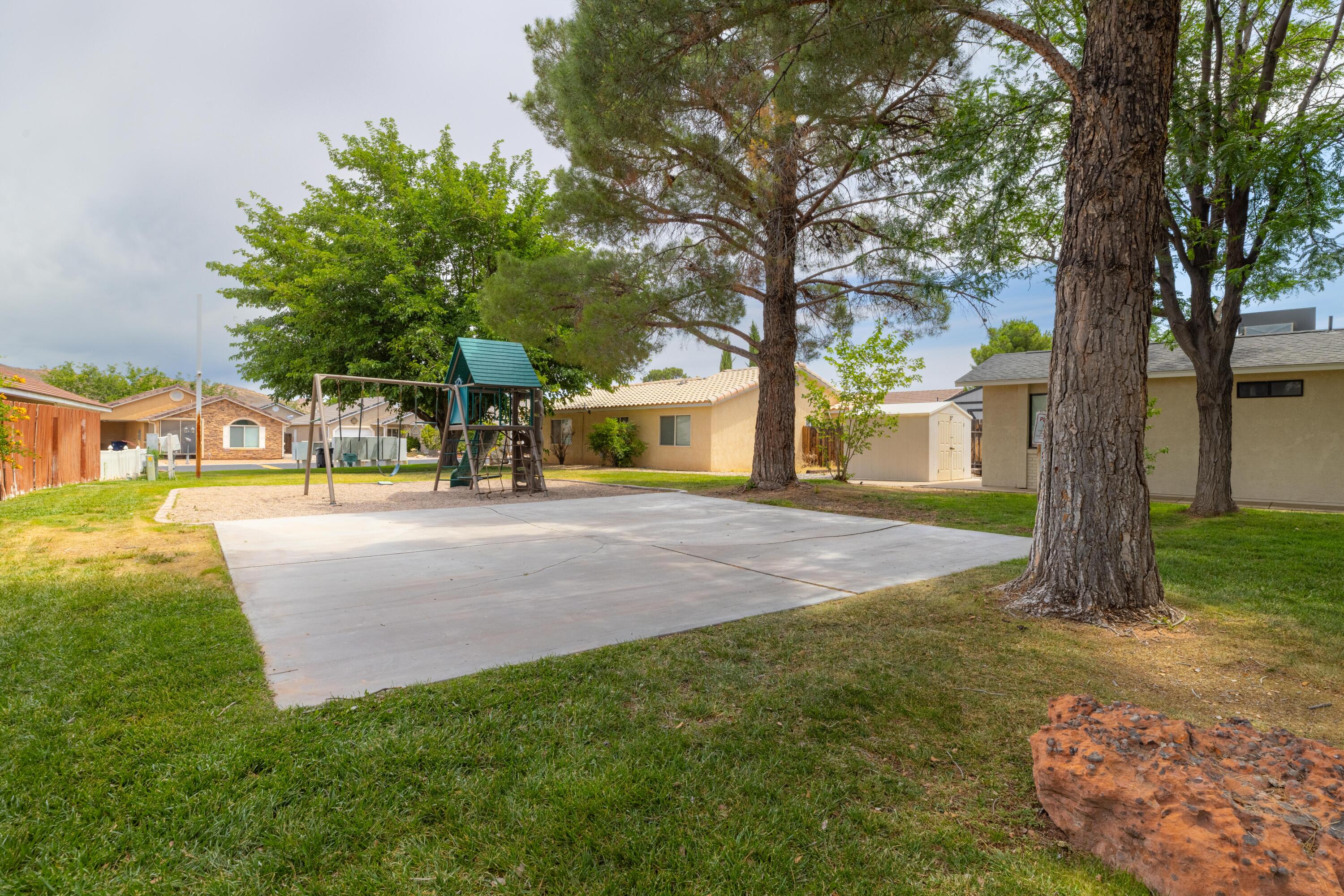 QUAIL LAKE ESTATES - Residential