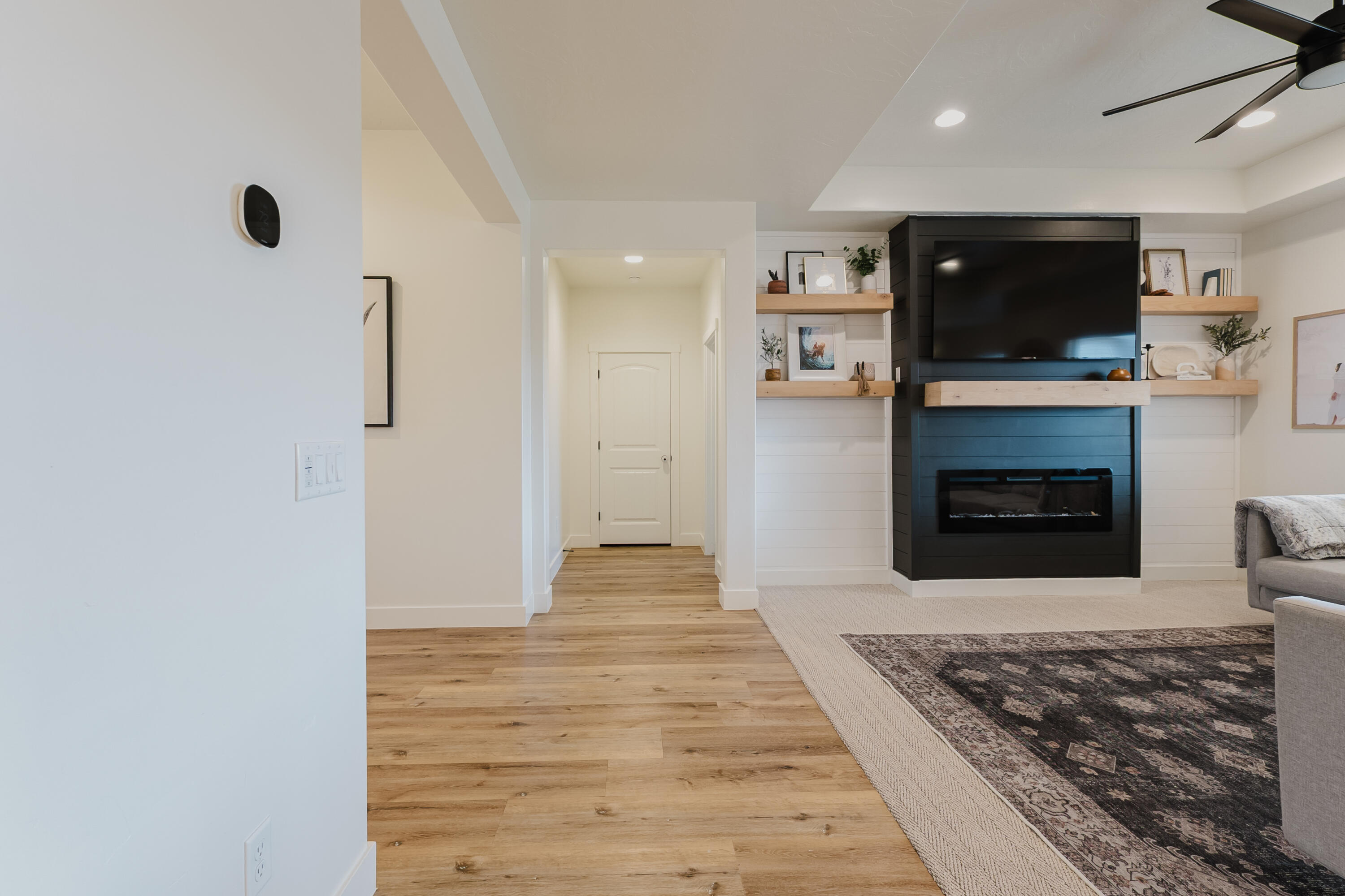 SAGE CANYON - Residential