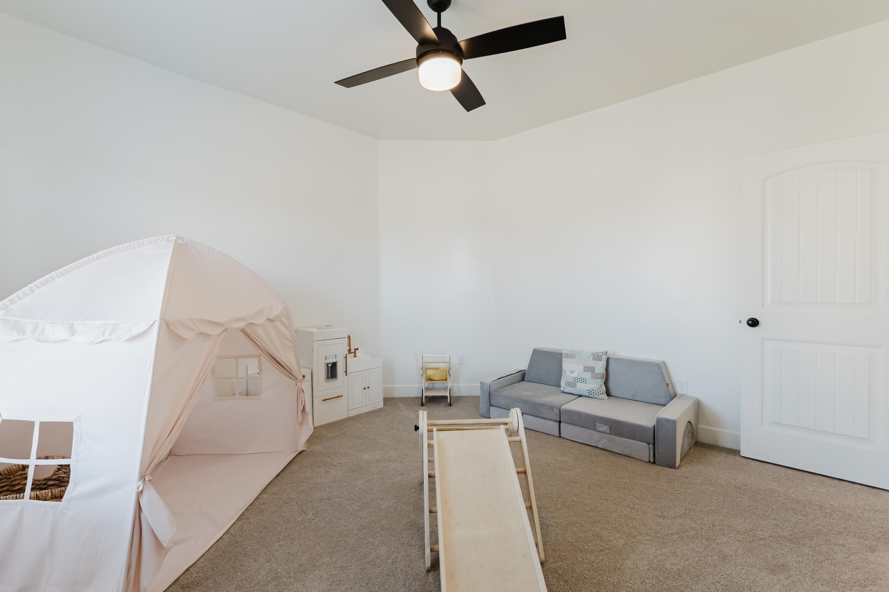 SAGE CANYON - Residential