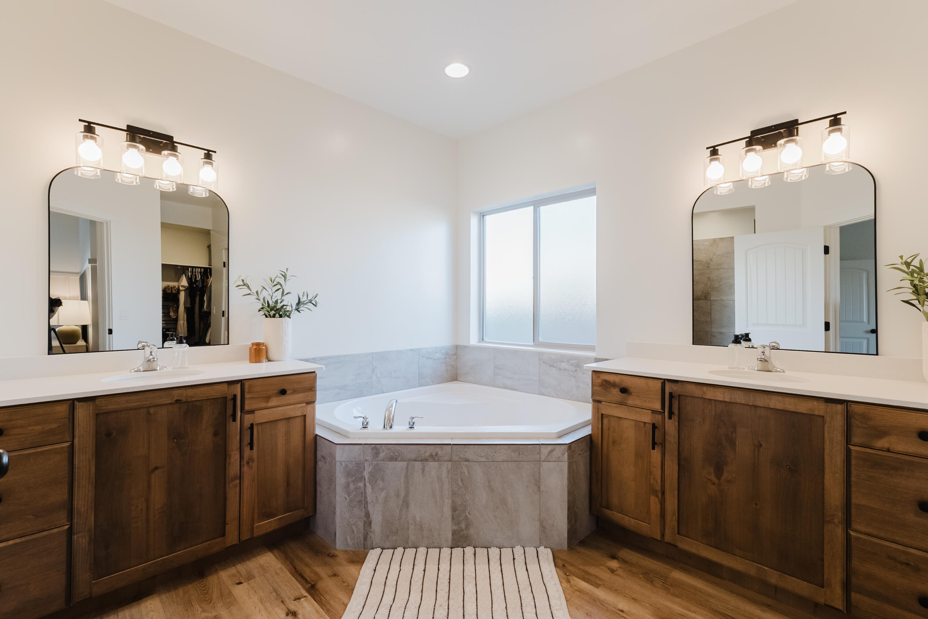 SAGE CANYON - Residential