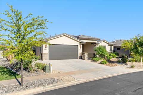 Photo of 2782 Bella Sol DR, Santa Clara, UT 84765 (MLS # 26-271405)