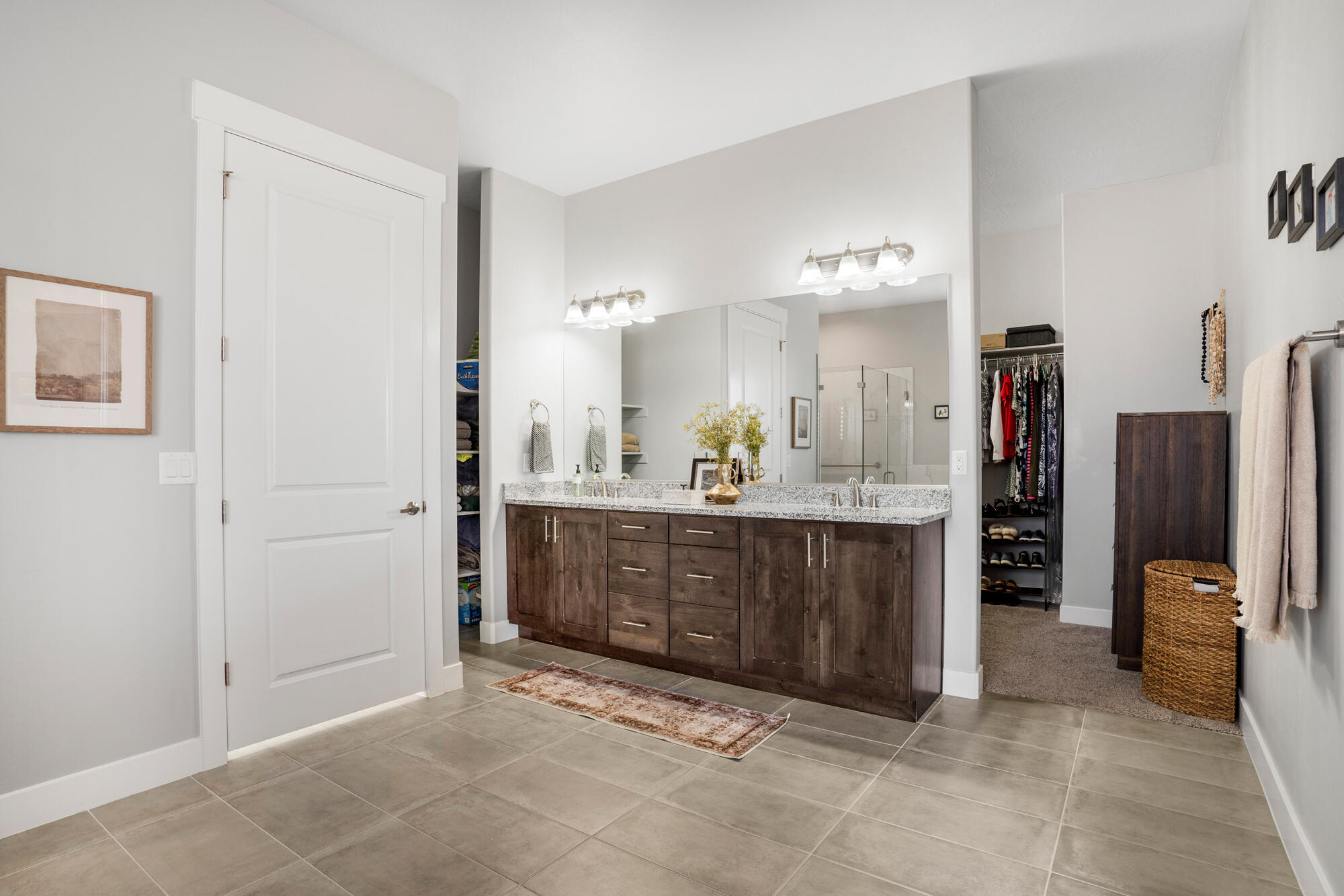 LEDGES OF SG WHITE ROCKS - Residential