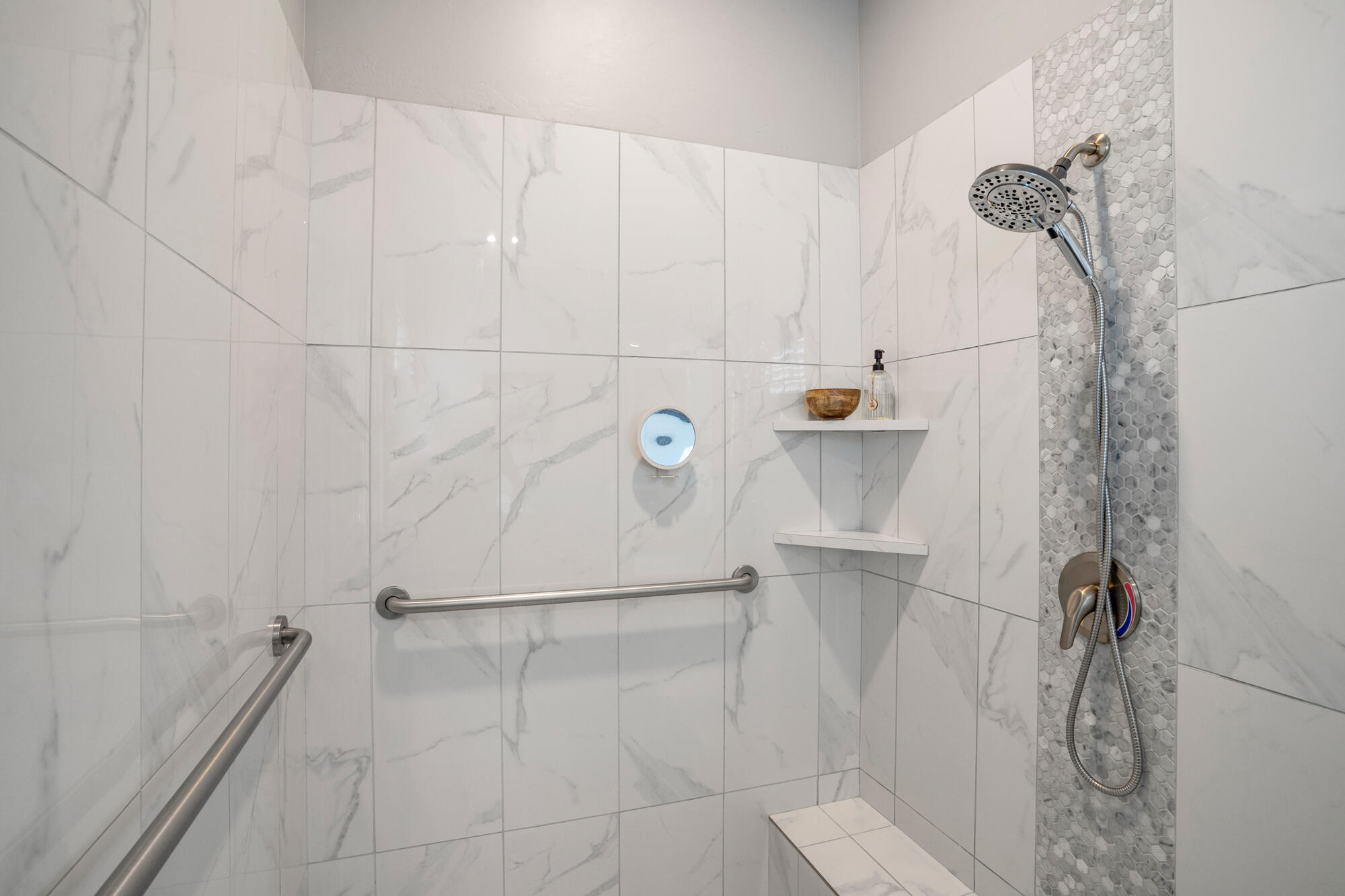 LEDGES OF SG WHITE ROCKS - Residential