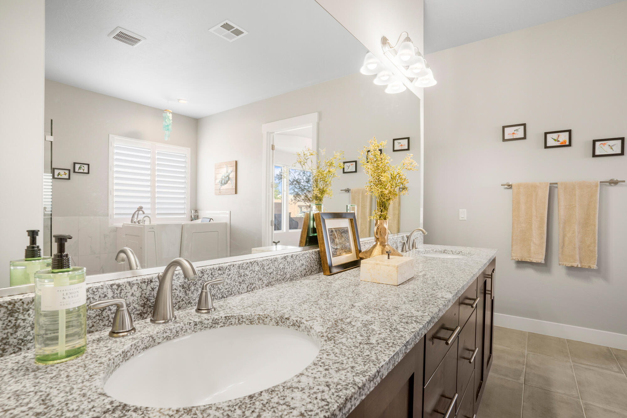 LEDGES OF SG WHITE ROCKS - Residential