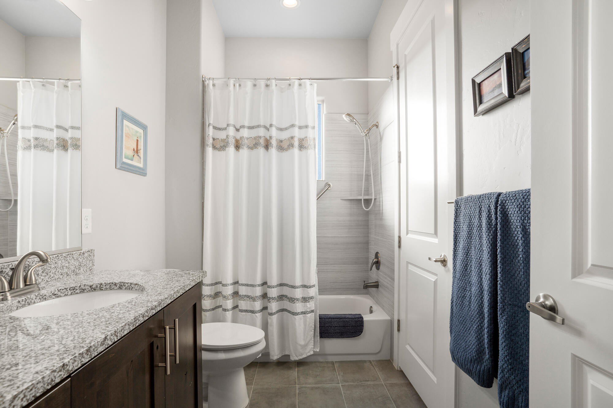 LEDGES OF SG WHITE ROCKS - Residential