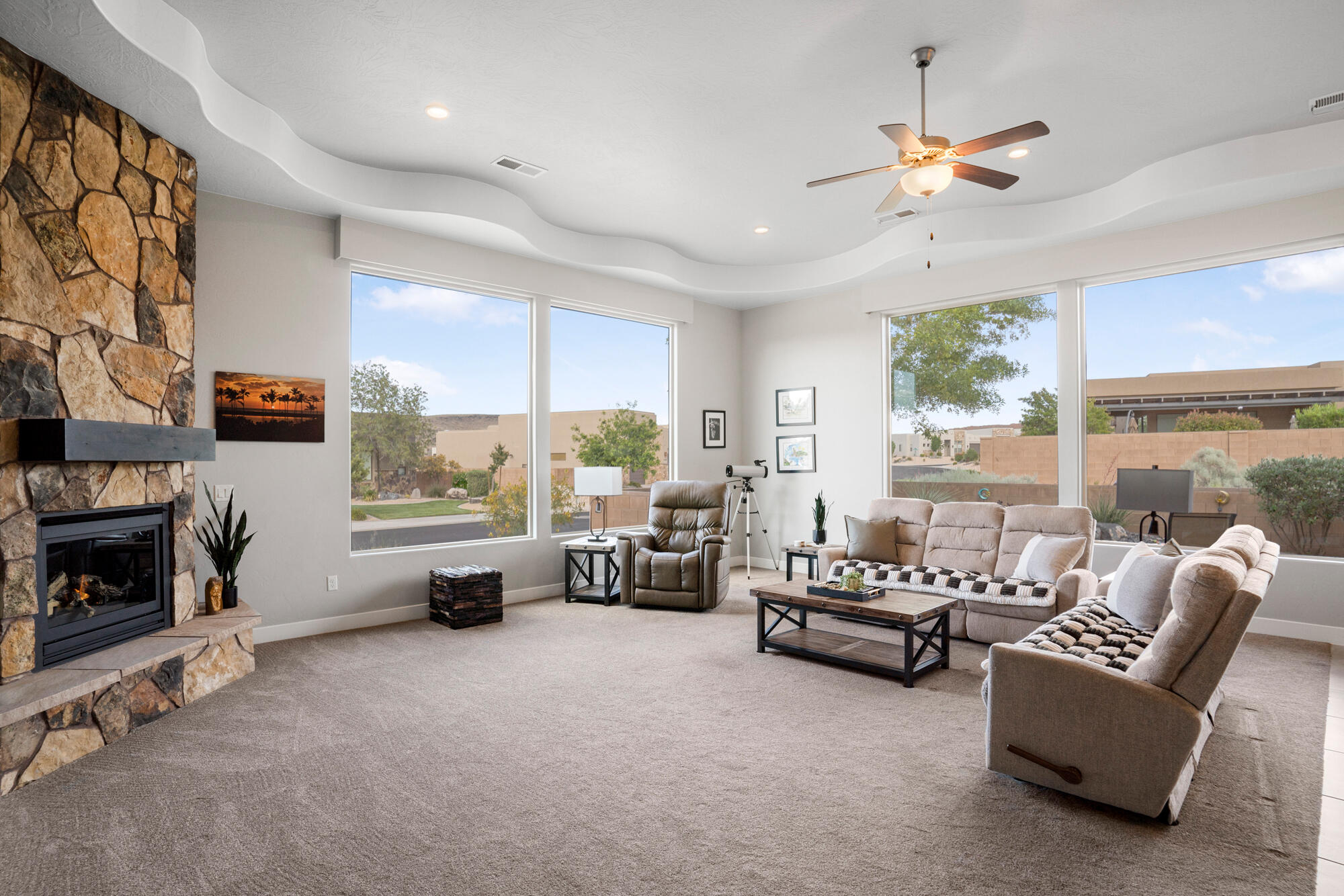 LEDGES OF SG WHITE ROCKS - Residential