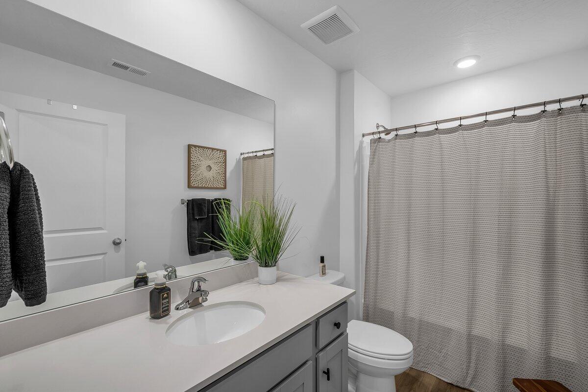 HOODOO HOLLOW AT LONG VALLEY - Residential