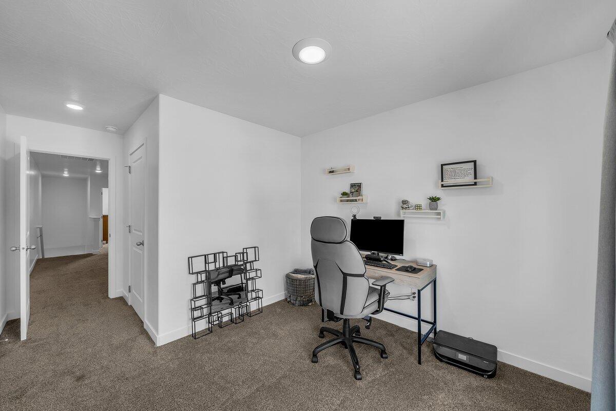 HOODOO HOLLOW AT LONG VALLEY - Residential