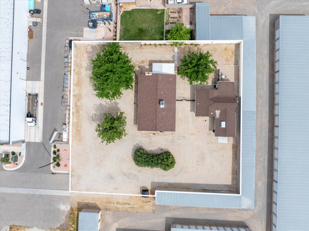 Photo of 1649 W State ST, Hurricane, UT 84737 (MLS # 26-273867)