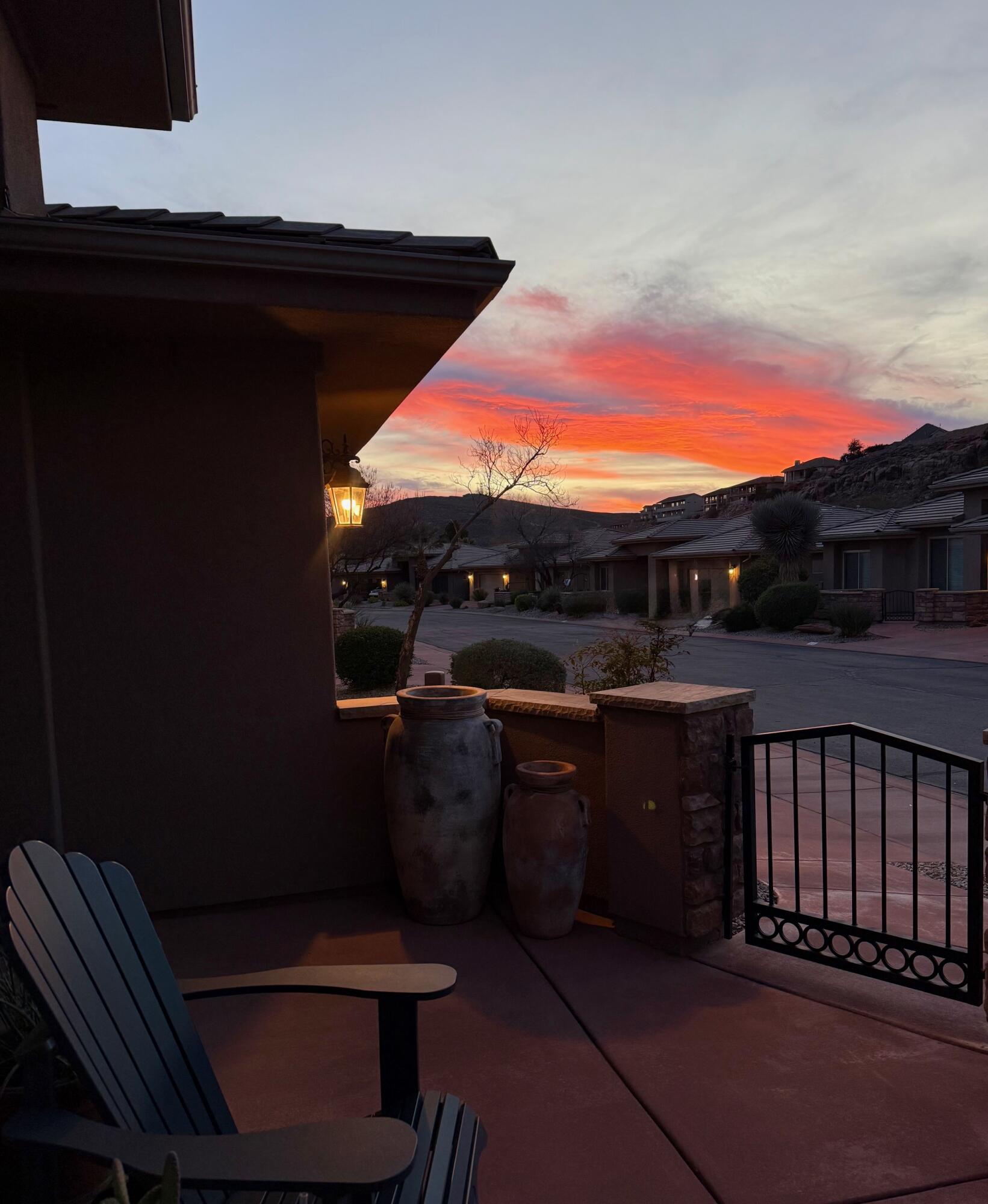 RIVER CREST TOWNHOMES - Residential