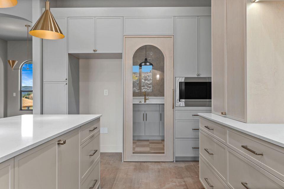 MOUNTAIN VIEW ESTATES - Residential