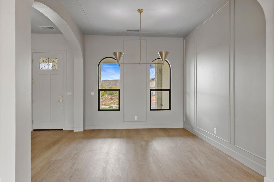 MOUNTAIN VIEW ESTATES - Residential