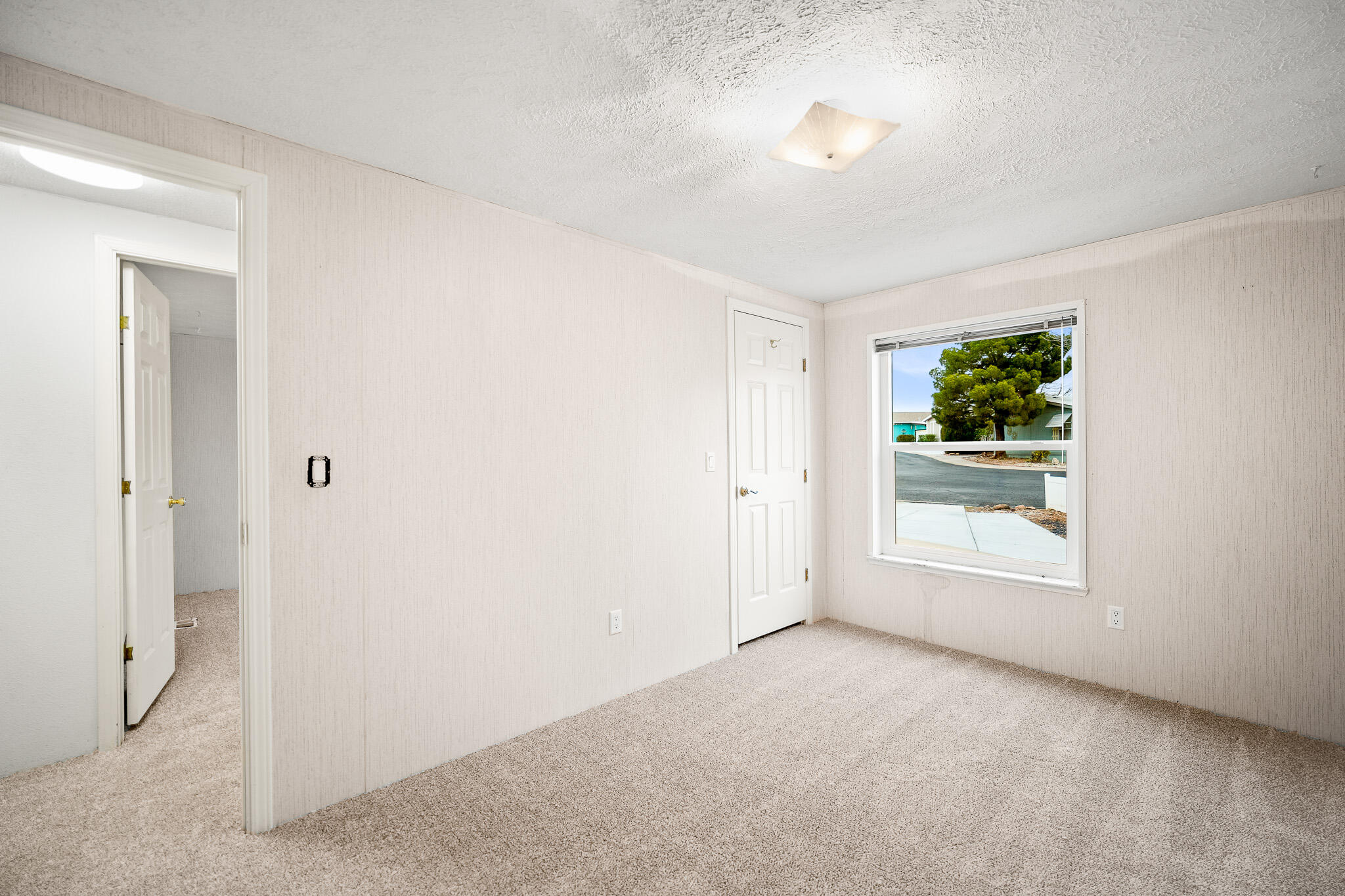 LAVA BLUFF MOBILE HOME PARK - Residential