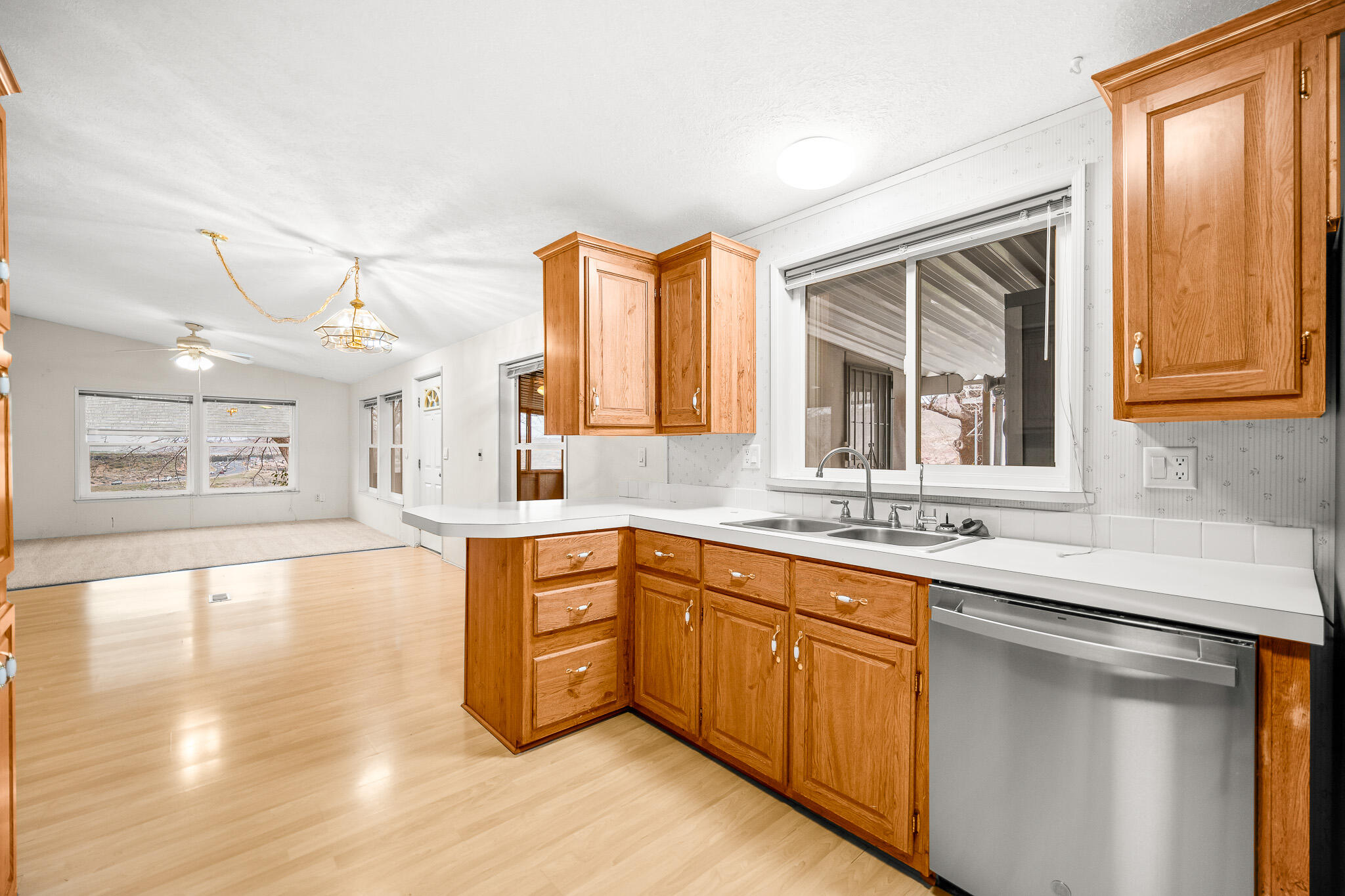 LAVA BLUFF MOBILE HOME PARK - Residential