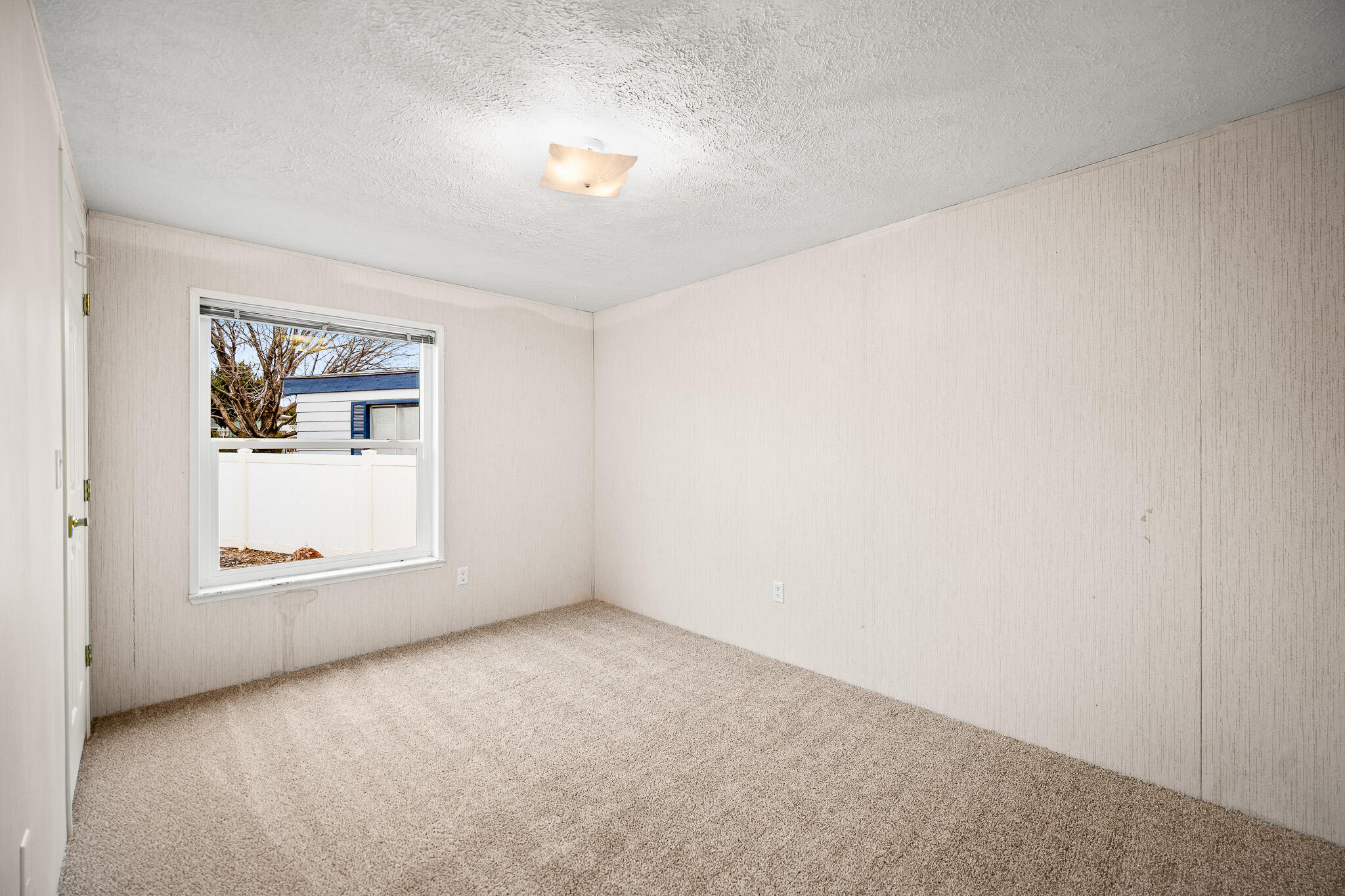 LAVA BLUFF MOBILE HOME PARK - Residential