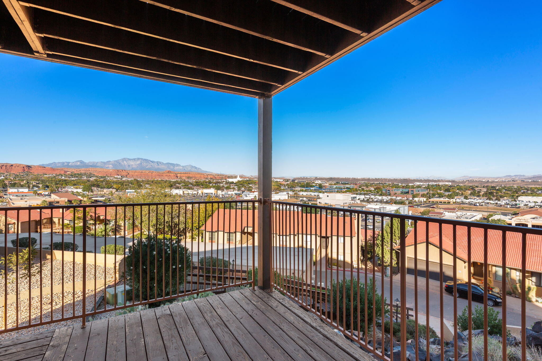 GARDENS SOUTH CONDOS - Residential