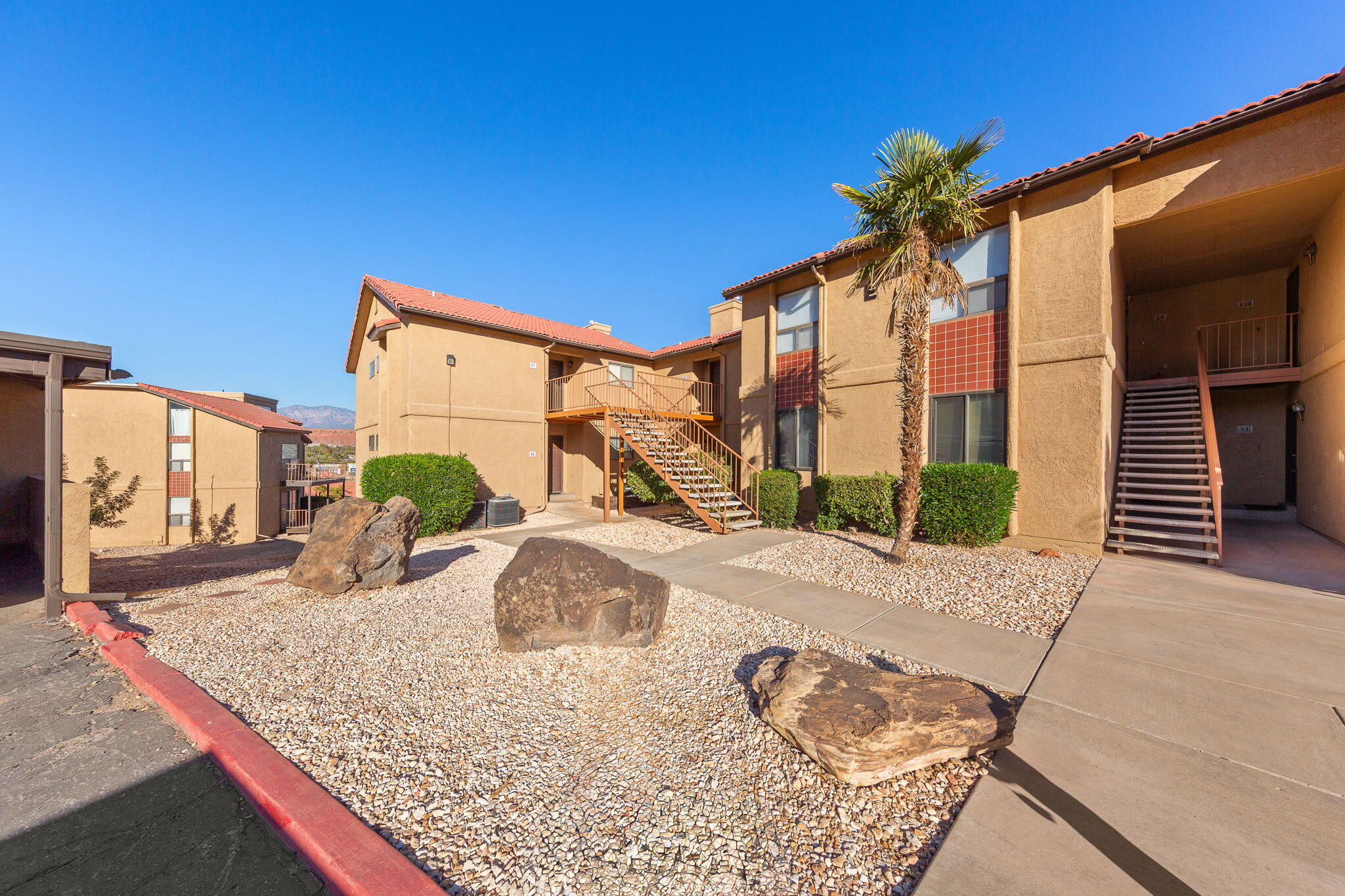 GARDENS SOUTH CONDOS - Residential