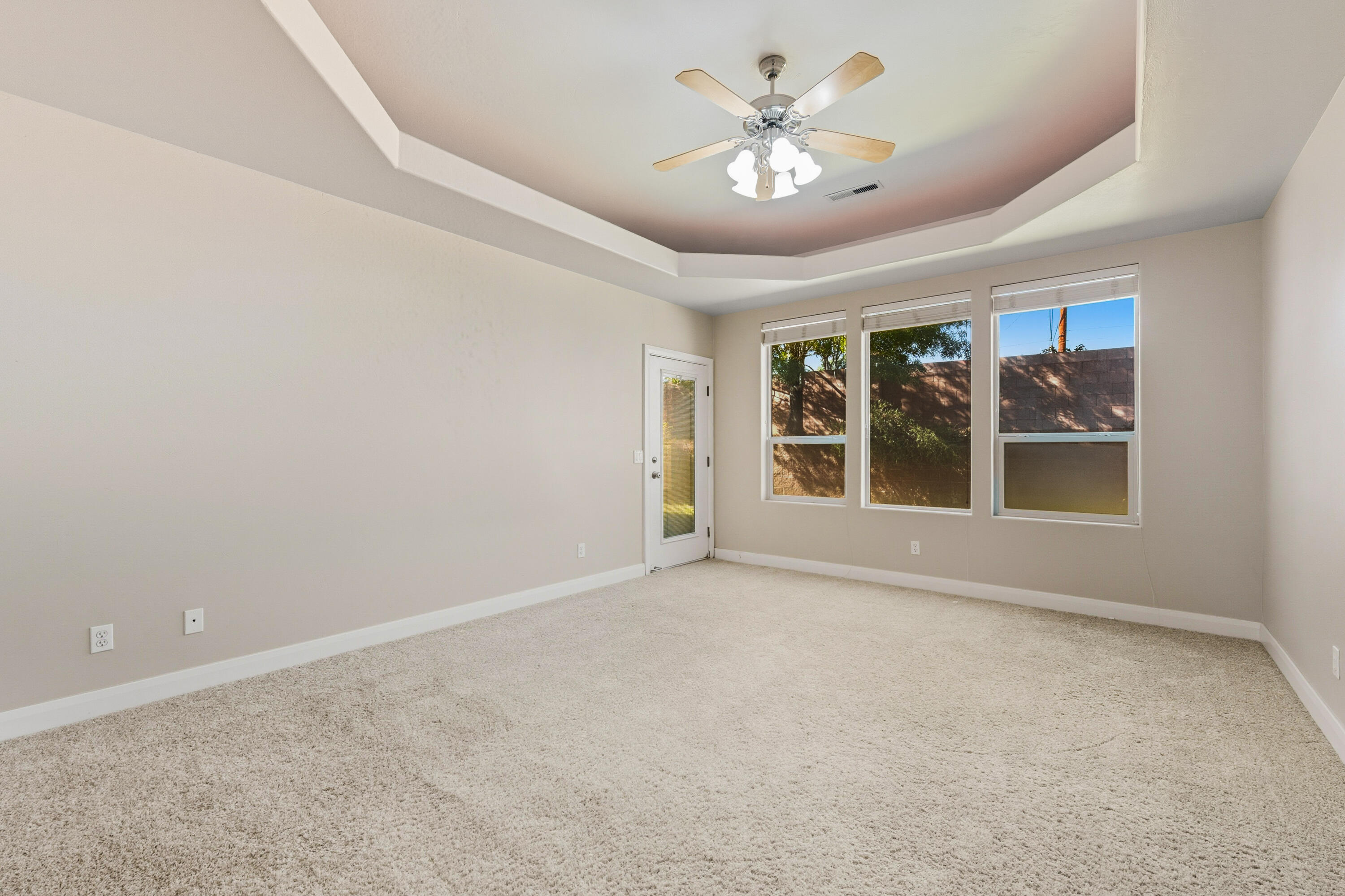 COUNTRYSIDE - Residential