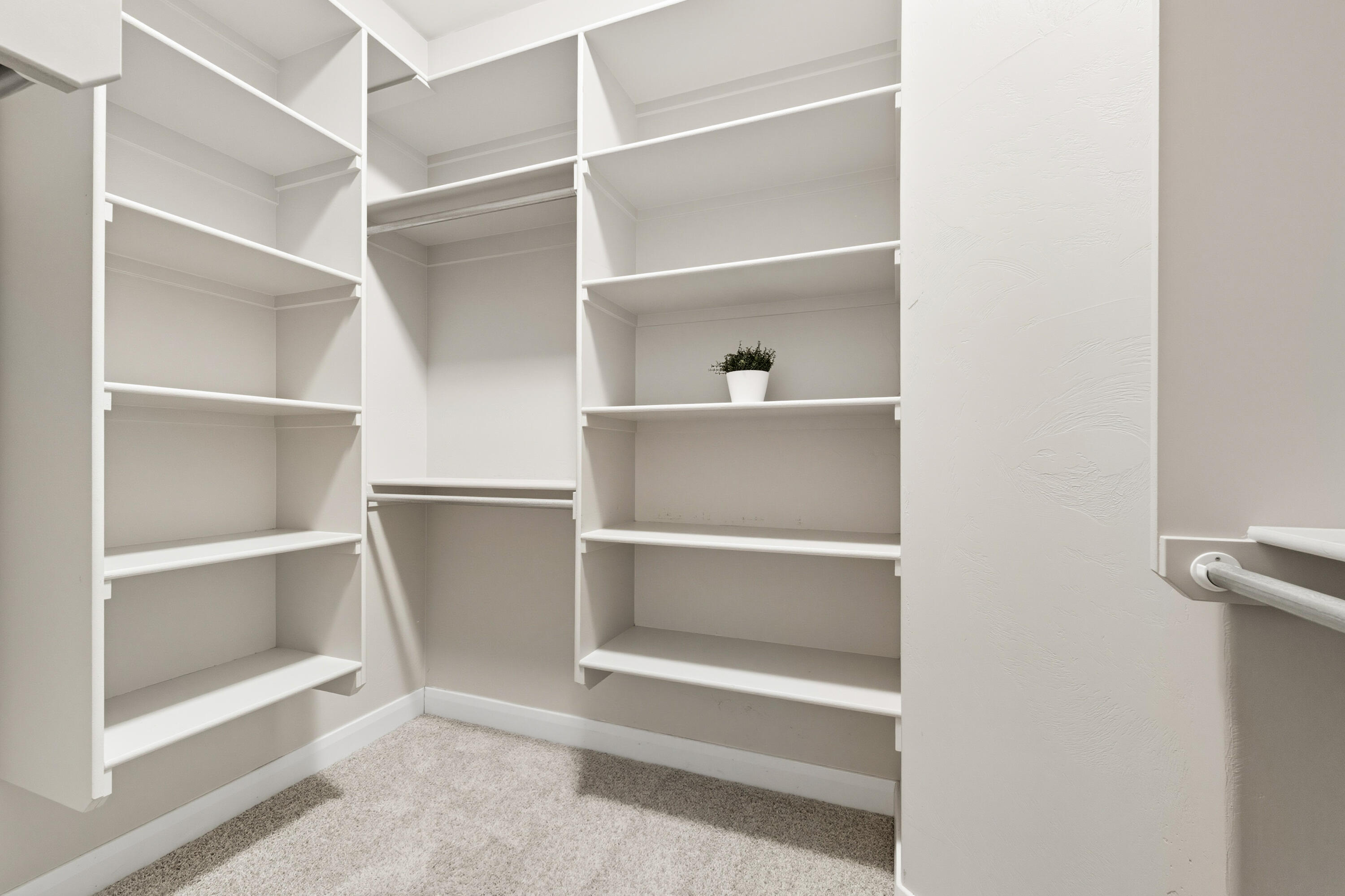 COUNTRYSIDE - Residential