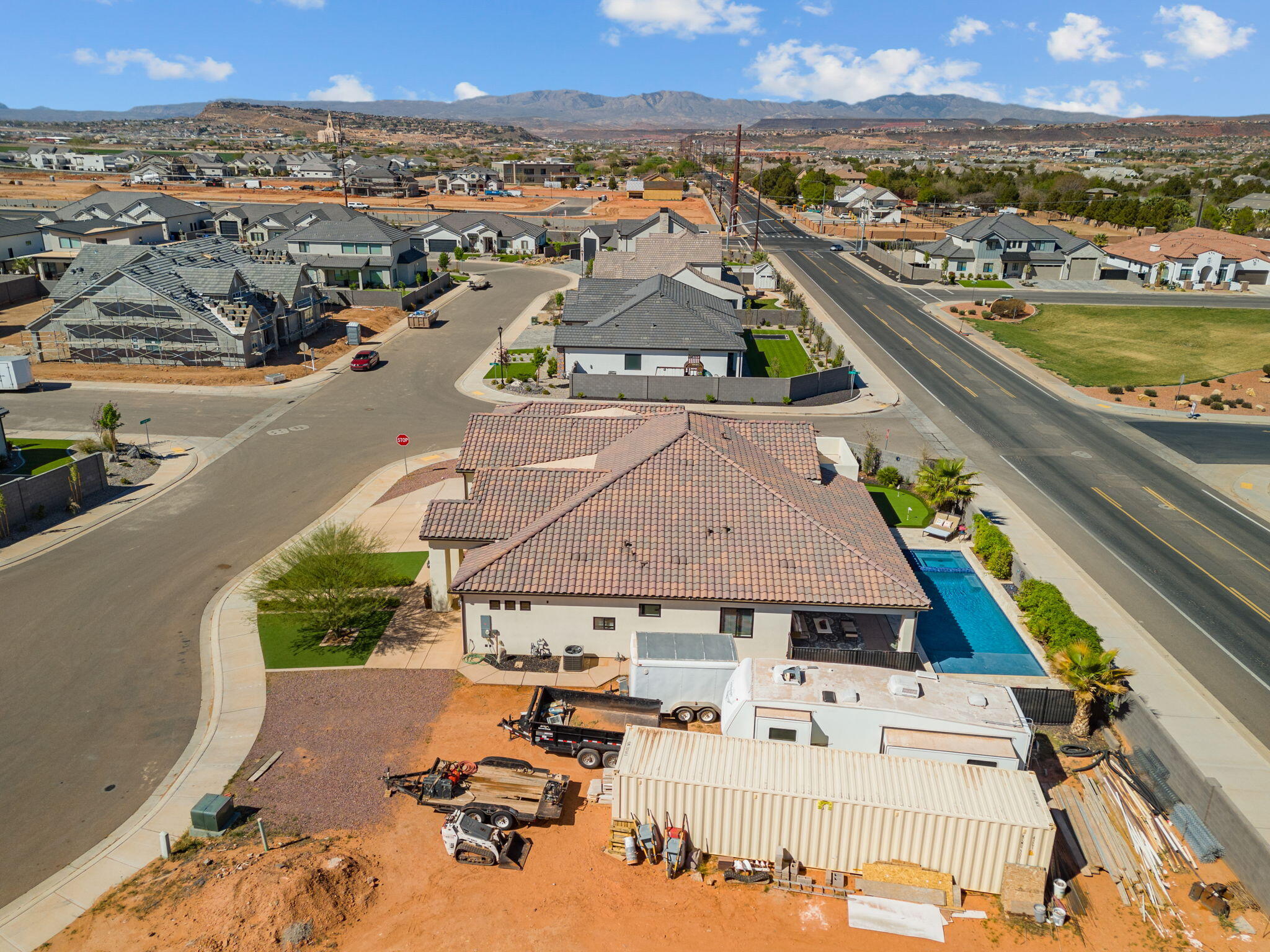 MAJESTIC FIELDS - Residential