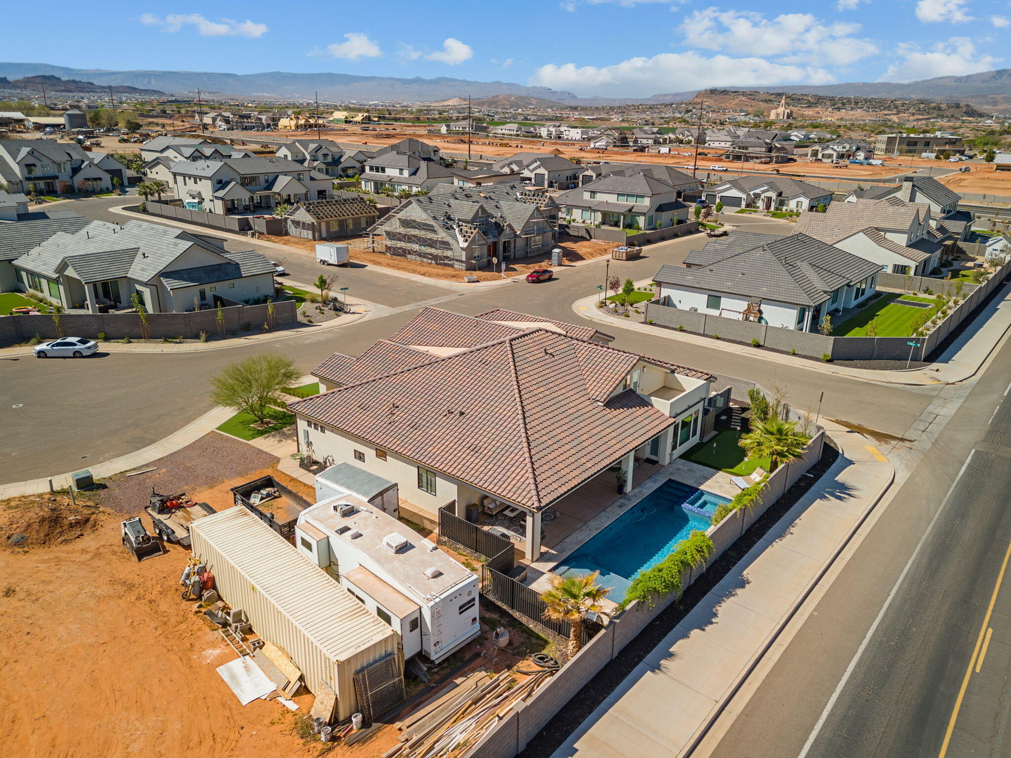 MAJESTIC FIELDS - Residential