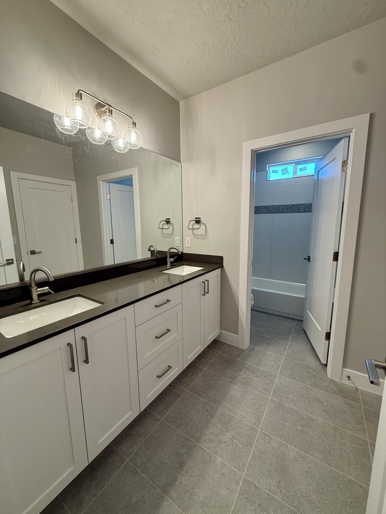 FRANKLIN FIELDS - Residential