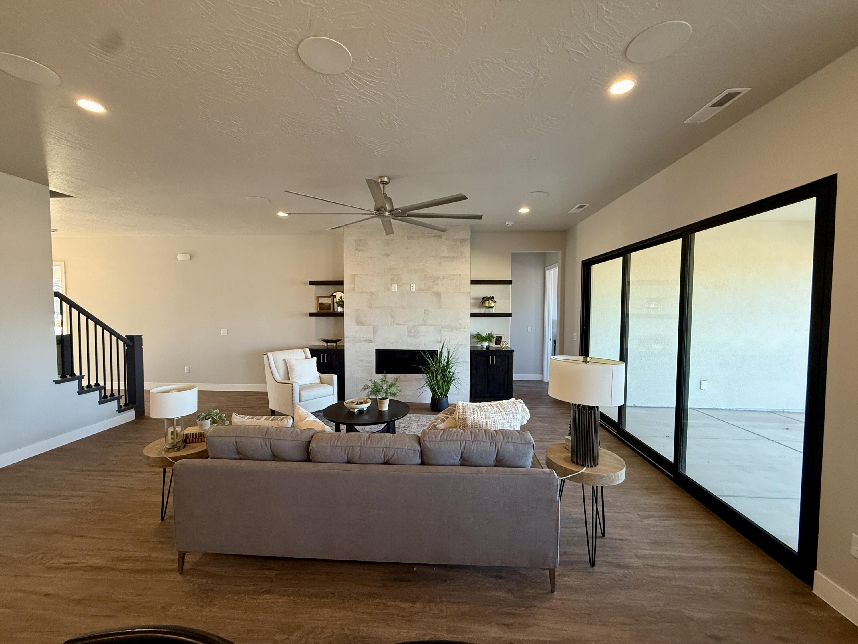 FRANKLIN FIELDS - Residential