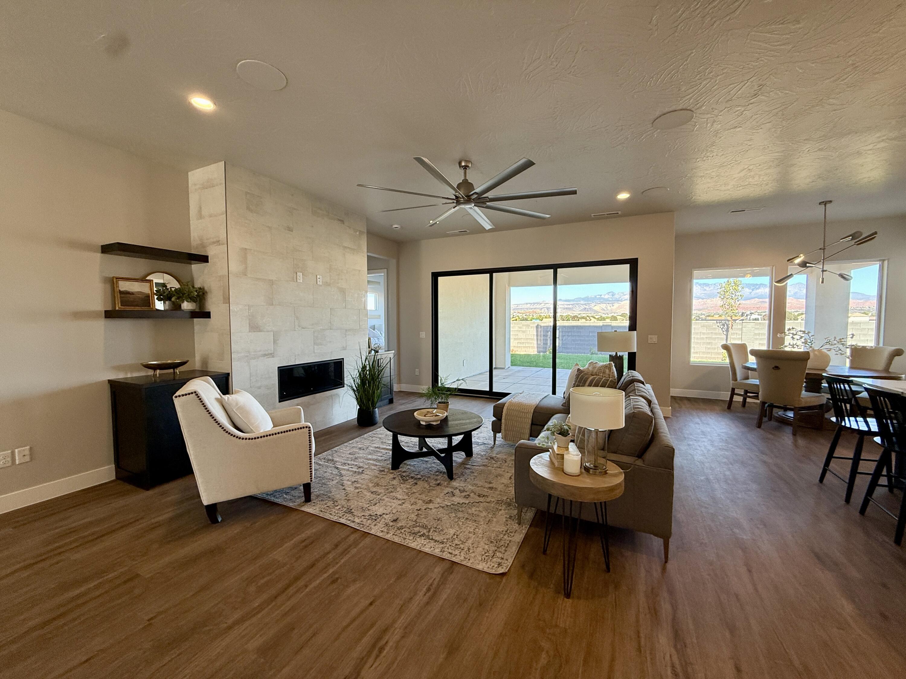 FRANKLIN FIELDS - Residential