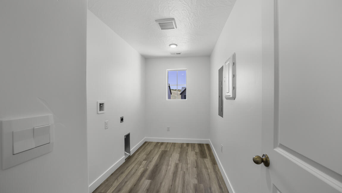 CORRAL HOLLOW AT LONG VALLEY - Residential