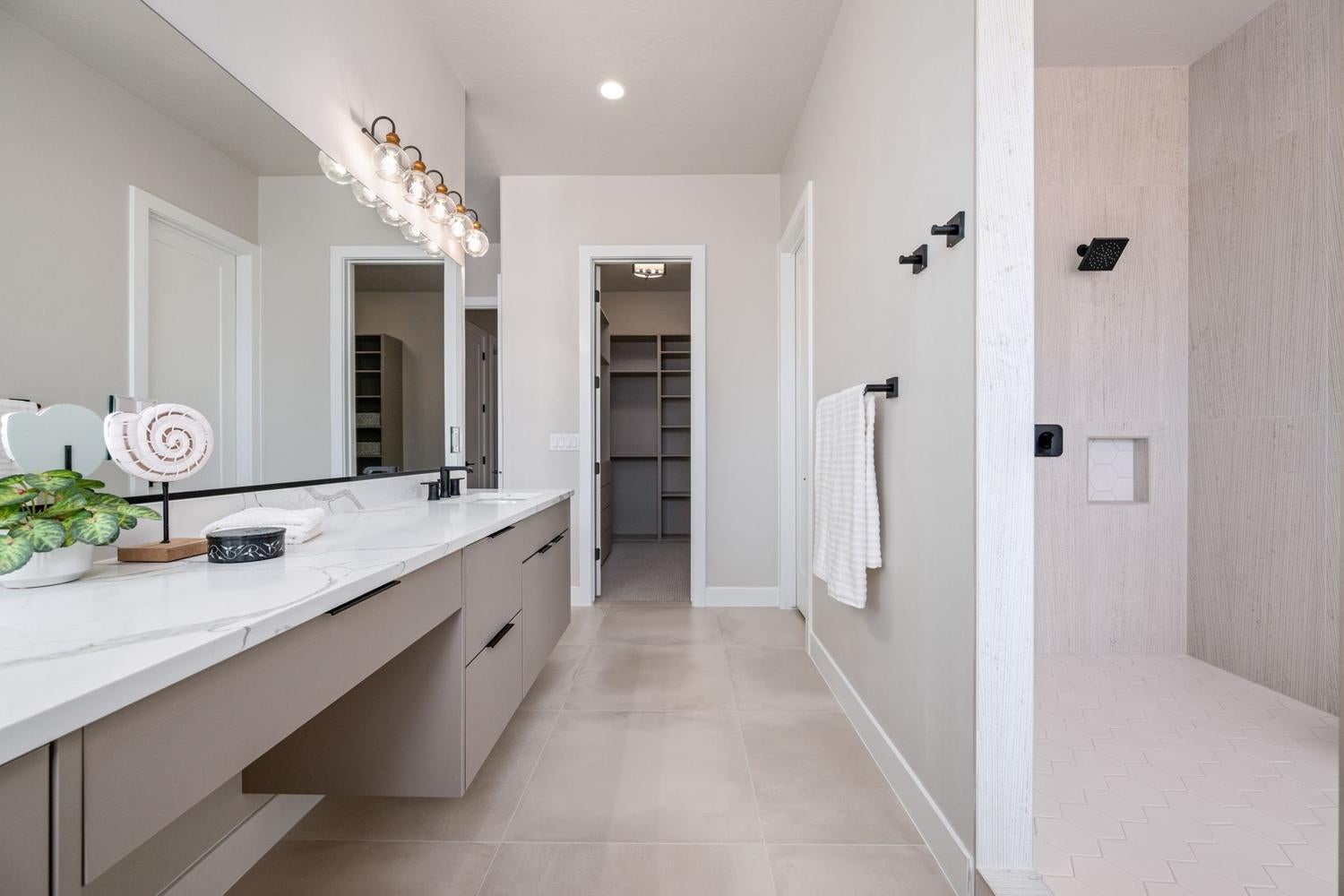 LAKESIDE AT STUCKI FARMS - Residential