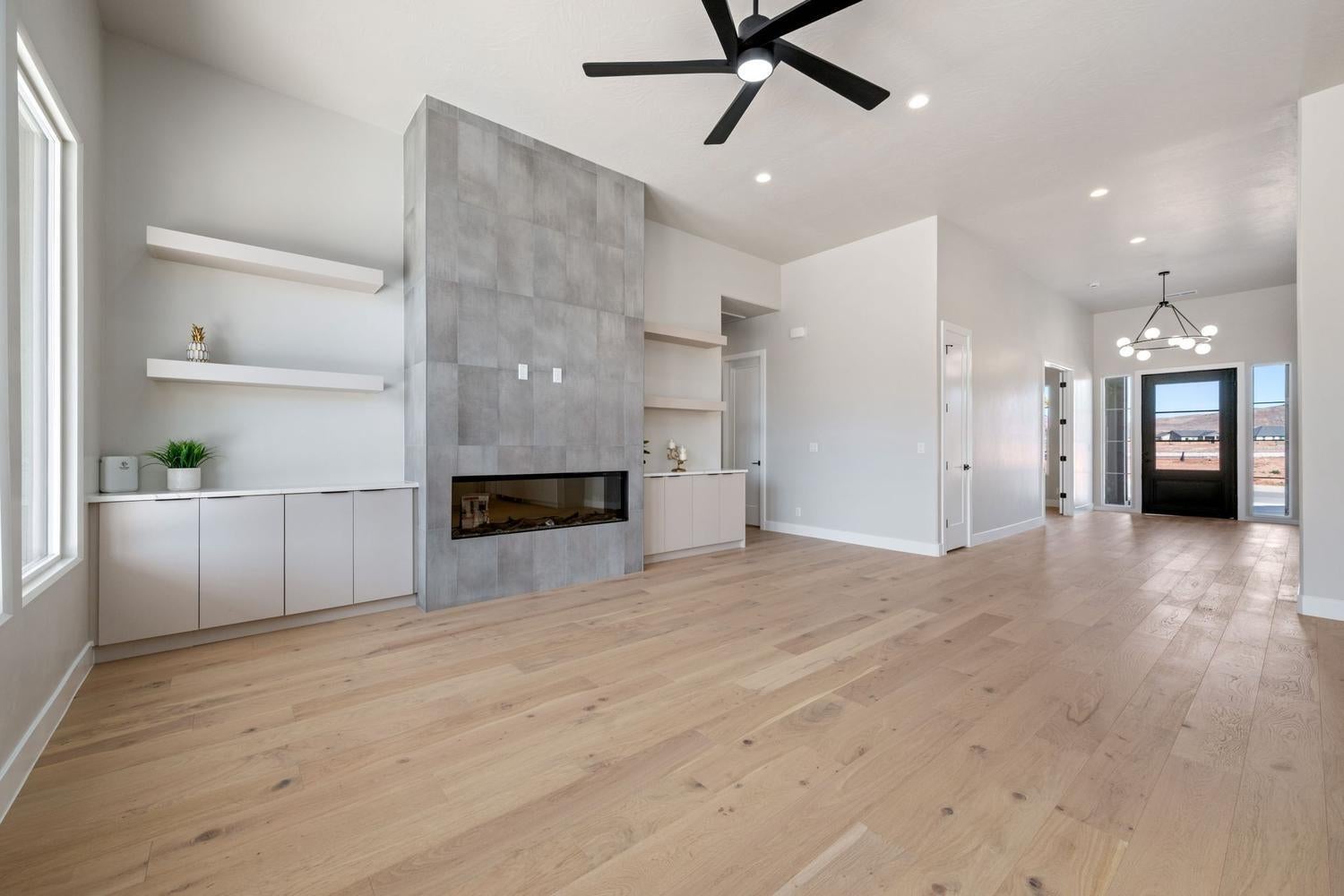 LAKESIDE AT STUCKI FARMS - Residential