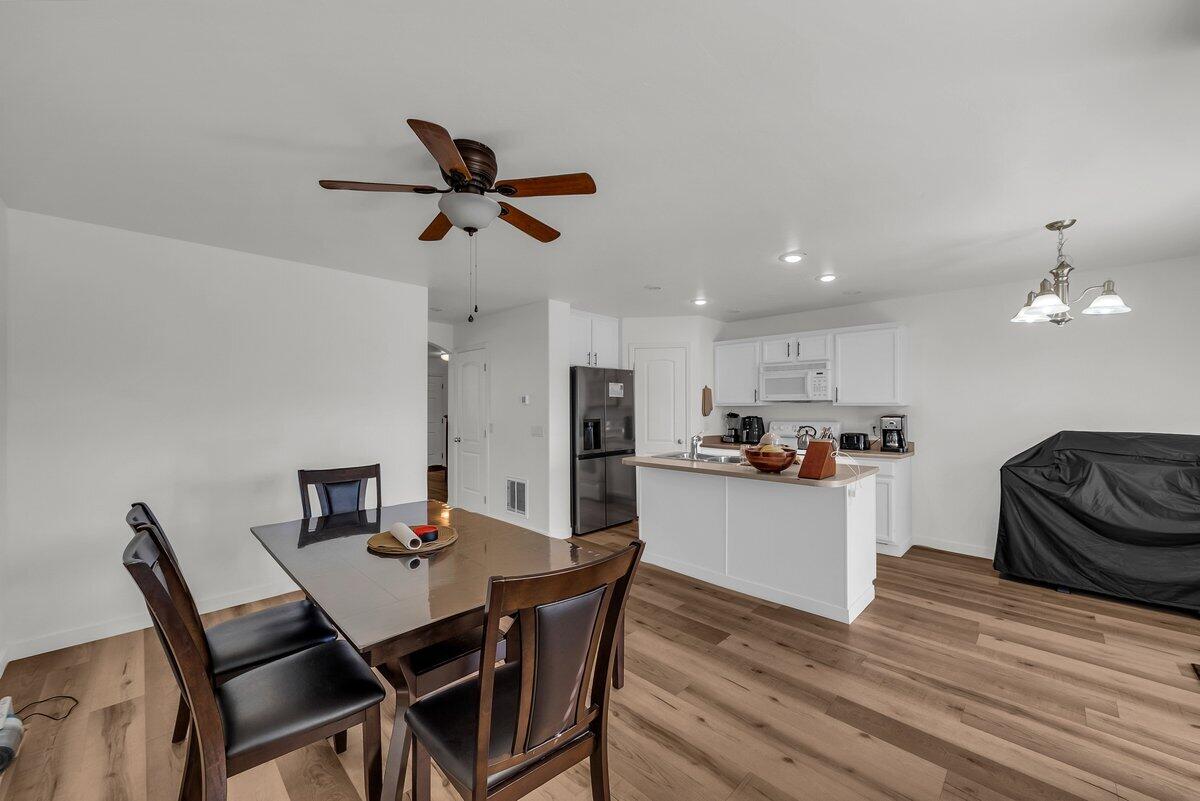 COTTAGES AT FOSSIL HILLS - Residential