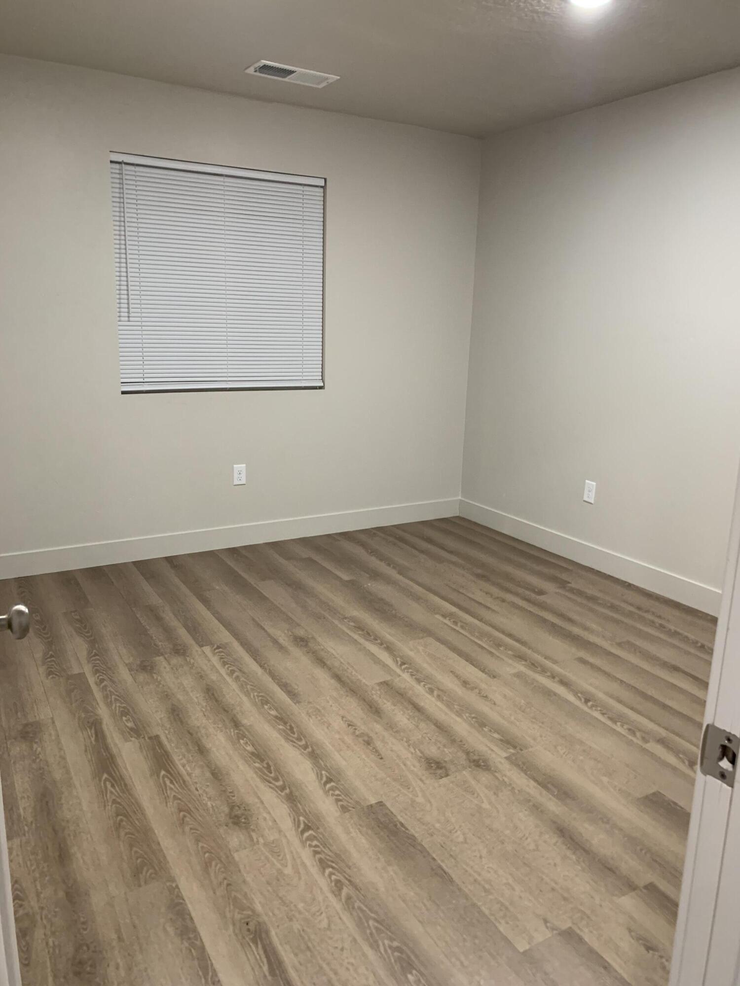 ENTERPRISE TOWNSITE - Residential Income