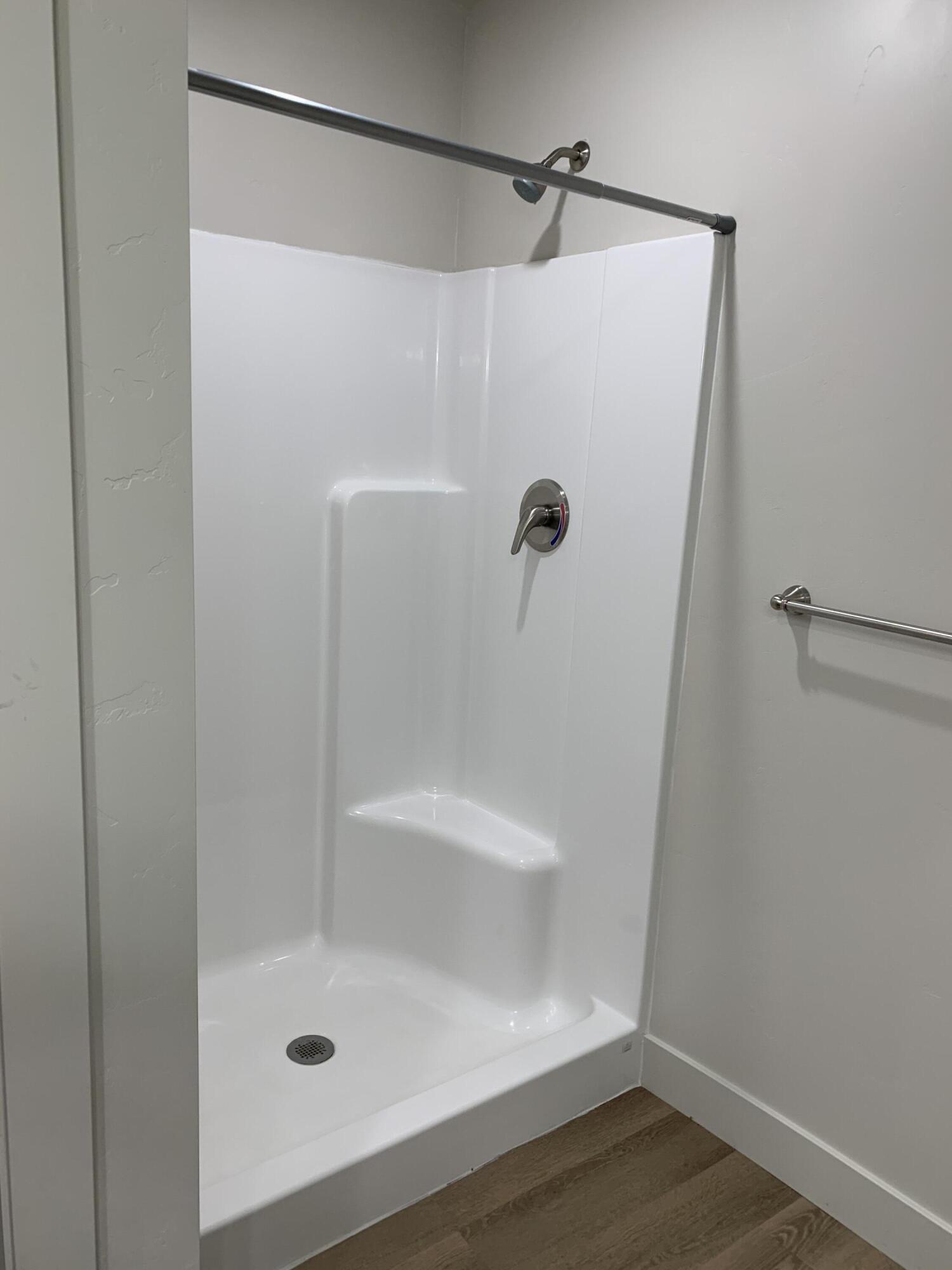 ENTERPRISE TOWNSITE - Residential Income