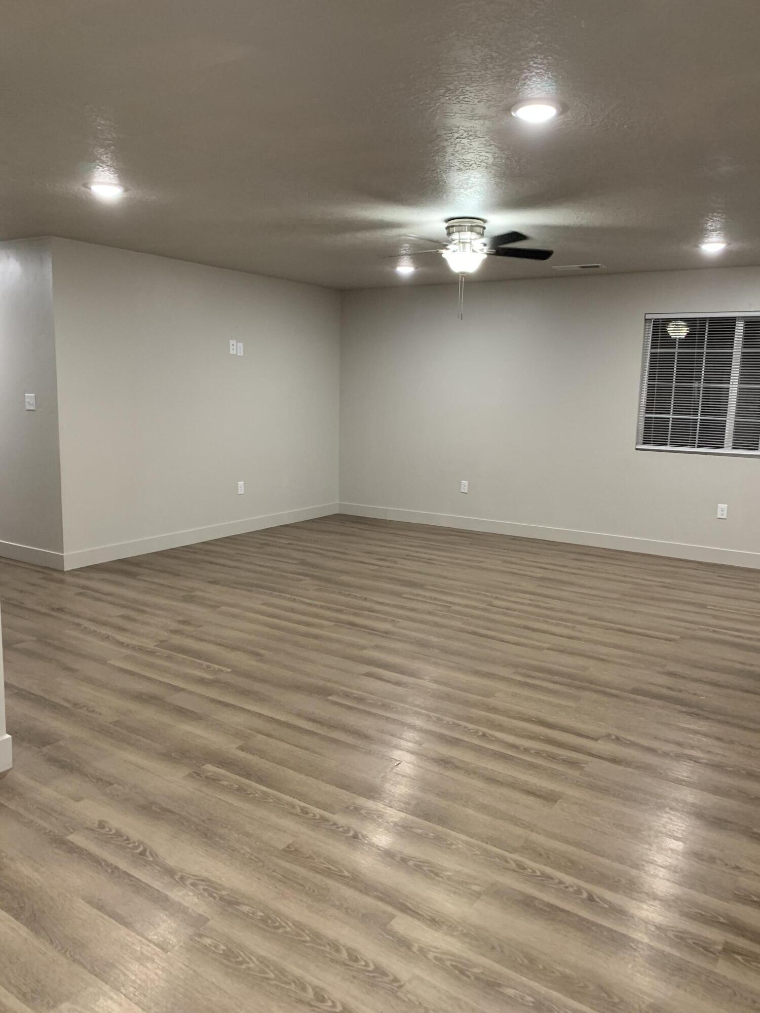 ENTERPRISE TOWNSITE - Residential Income