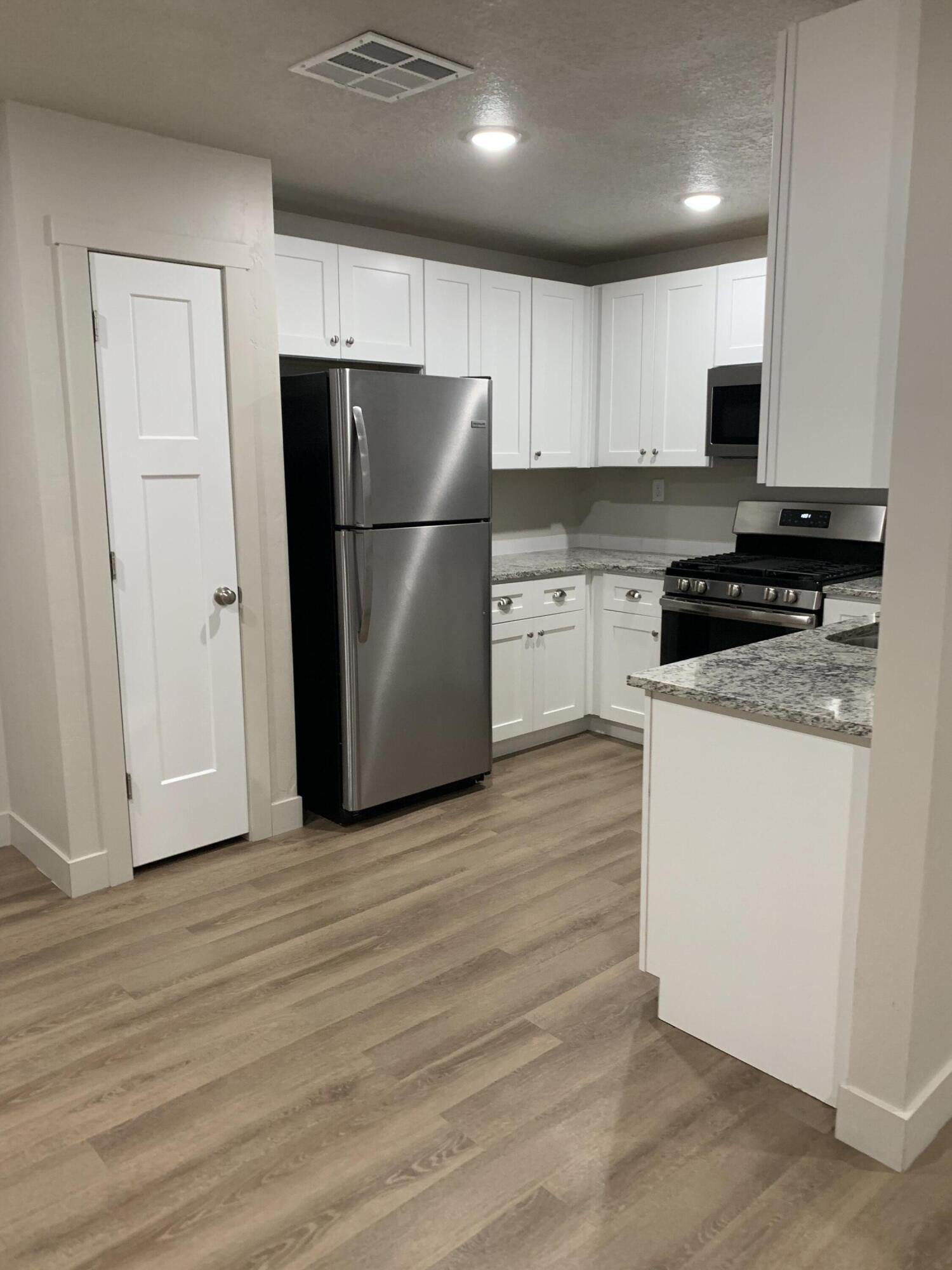 ENTERPRISE TOWNSITE - Residential Income