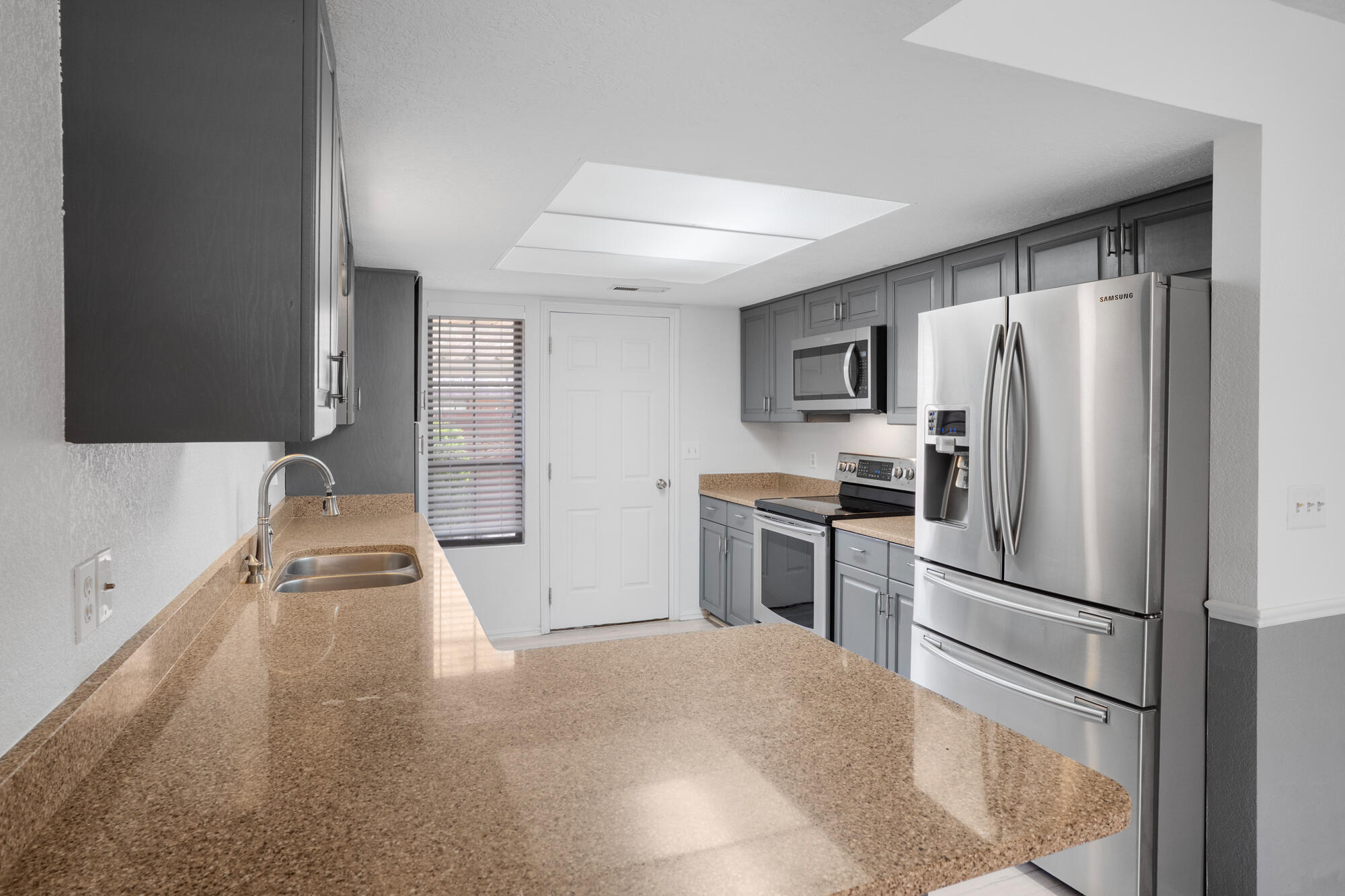 COTTONWOOD TOWNHOMES - Residential