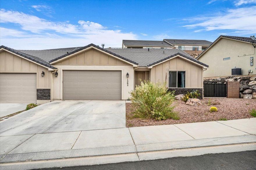 Beautiful 3-bedroom, 2-bath home built in 2021. Enjoy an open floor plan, excellent natural light, and a fully private backyard. Don't miss the chance to make it yours!