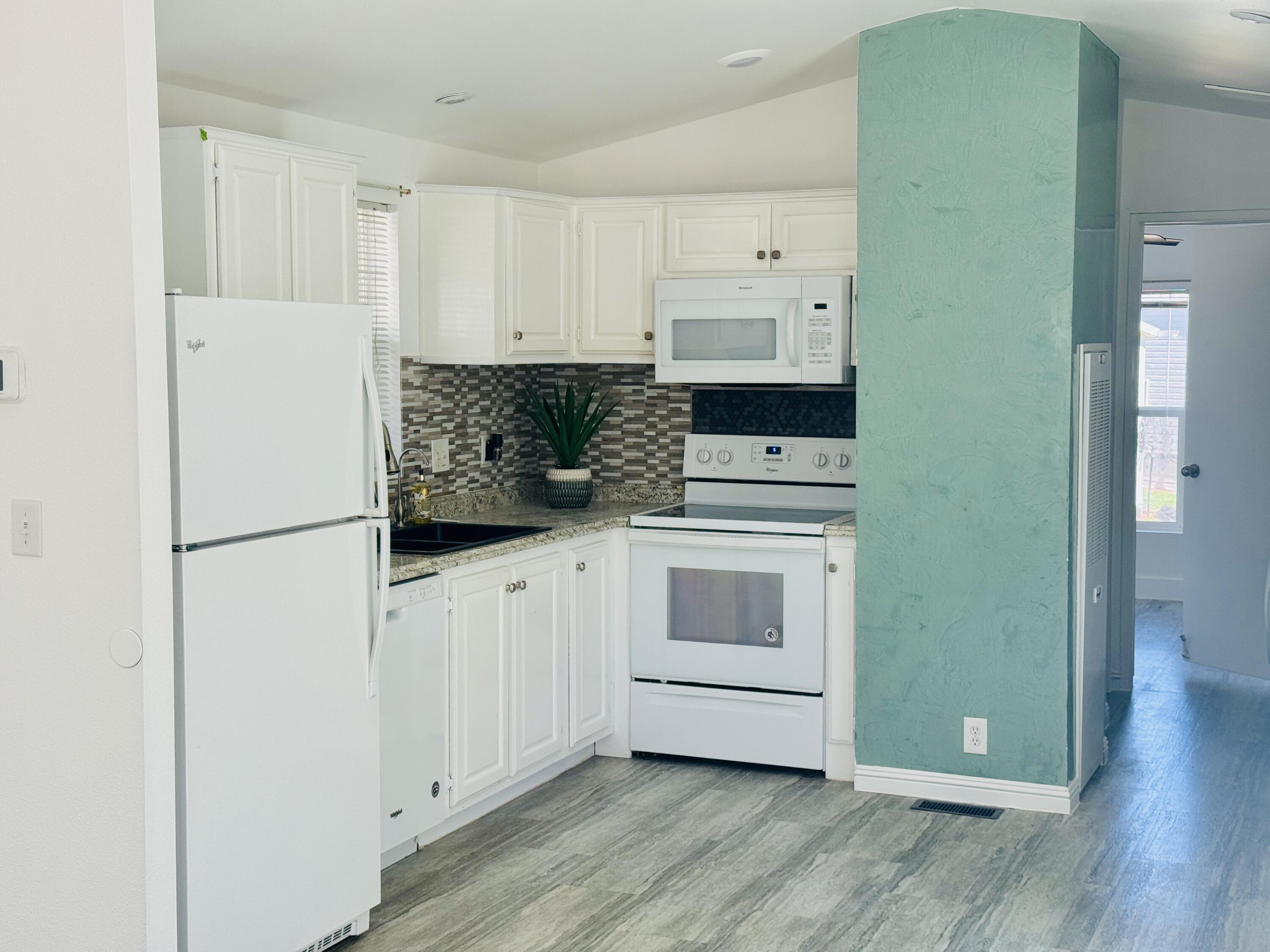 WORLDWIDE SUN RESORT - Residential