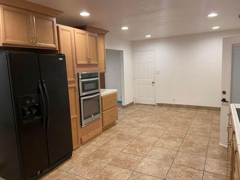 Tiny photo for 1112 Tamarisk DR, Saint George, UT 84790 (MLS # 26-270887)