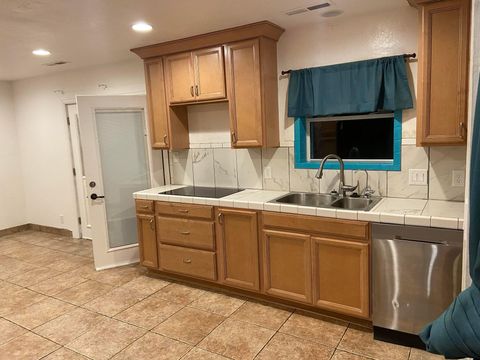 Tiny photo for 1112 Tamarisk DR, Saint George, UT 84790 (MLS # 26-270887)