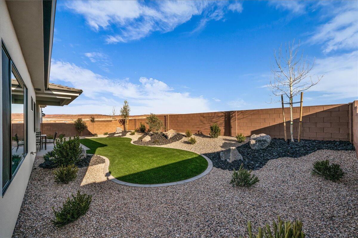 DESERT TALUS - Residential