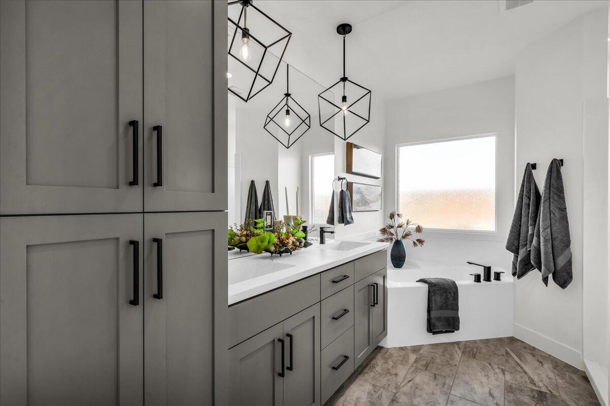 DESERT TALUS - Residential