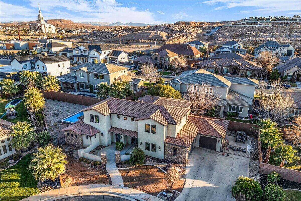 ANCESTOR ESTATES - Residential